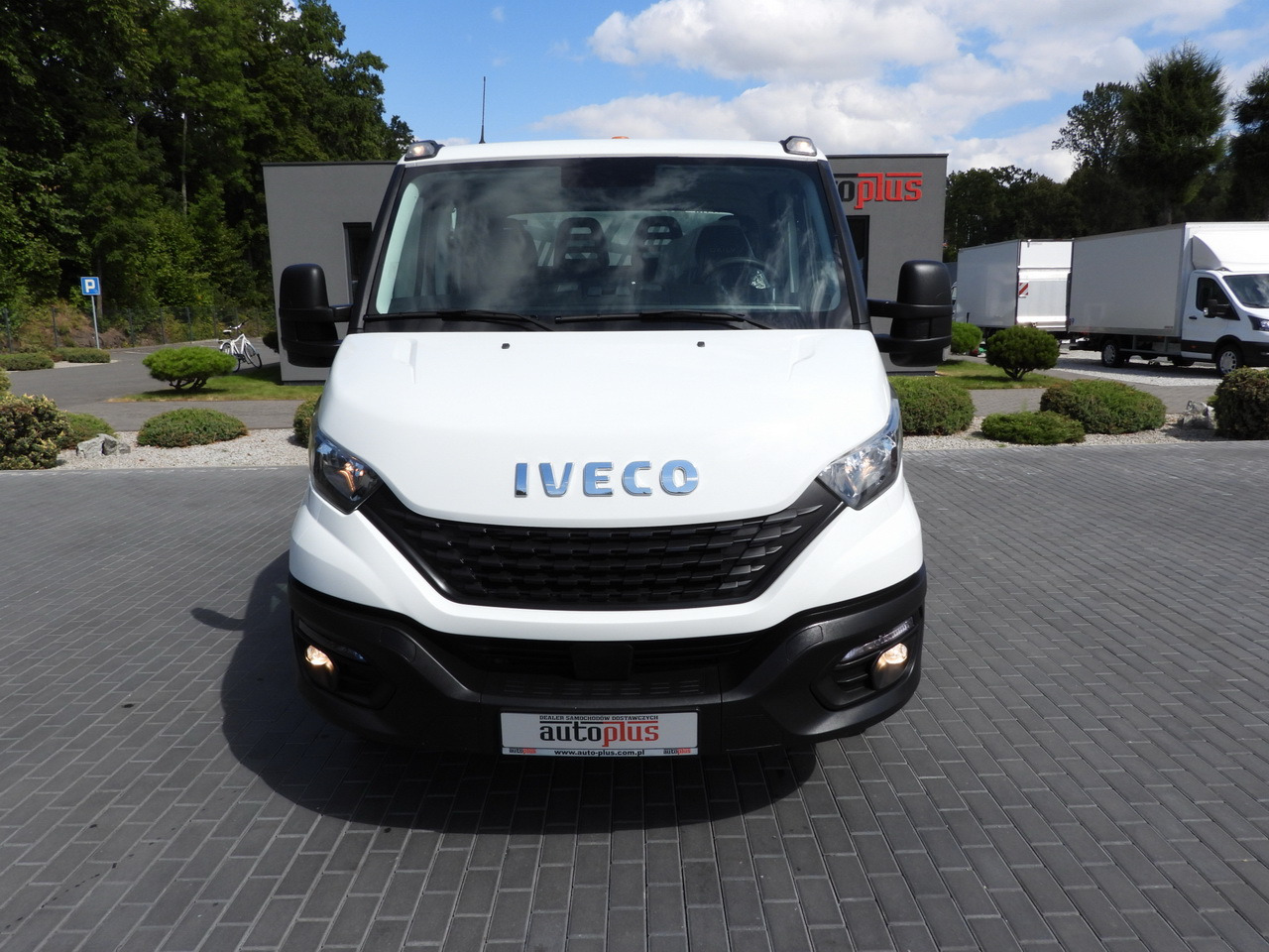 IVECO DAILY 35C16 TIPPER DOUBLE CABIN DOKA 6 SEATS CRUISE CONTROL NAVIGATION TWIN WHEELS AIR CONDITIONING 160HP - Bedrijfswagen: afbeelding 5 IVECO DAILY 35C16 TIPPER DOUBLE CABIN DOKA 6 SEATS CRUISE CONTROL NAVIGATION TWIN WHEELS AIR CONDITIONING 160HP - Bedrijfswagen: afbeelding 5