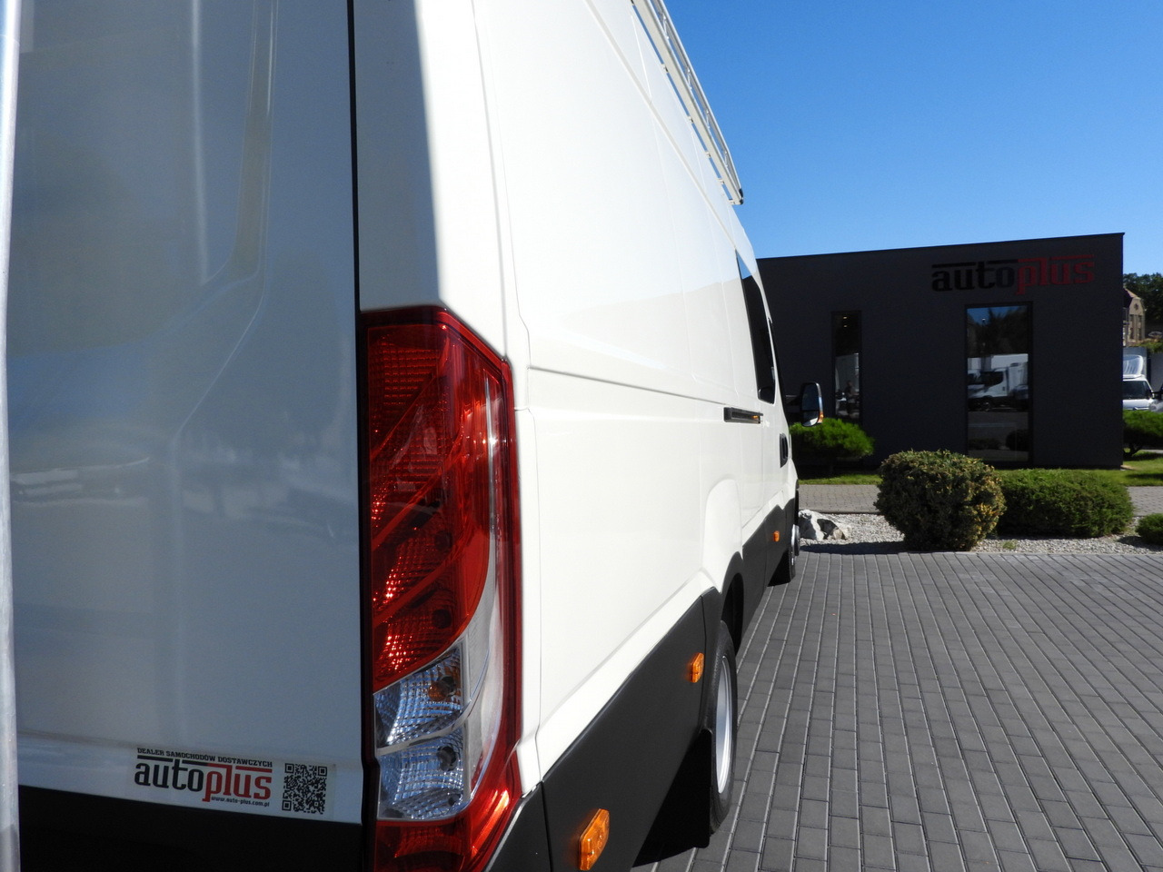 Bedrijfswagen IVECO DAILY 35C17 BOX DELIVERY VAN 6 SEATS CRUISE CONTROL TWIN WHEELS AIR CONDITIONING  170HP: afbeelding 17