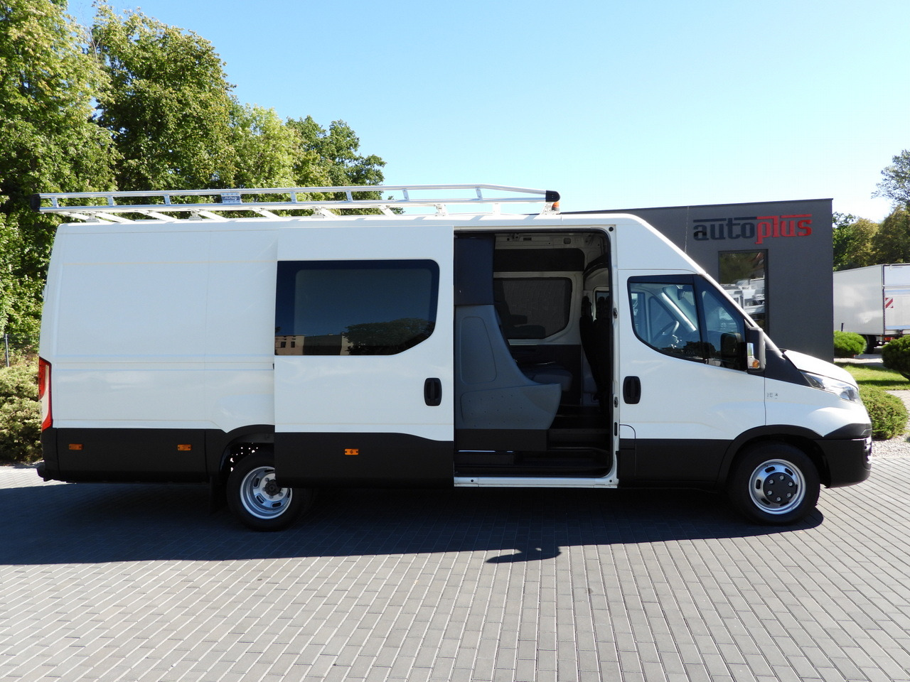 Bedrijfswagen IVECO DAILY 35C17 BOX DELIVERY VAN 6 SEATS CRUISE CONTROL TWIN WHEELS AIR CONDITIONING  170HP: afbeelding 8