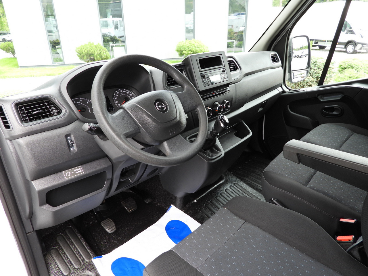OPEL MOVANO TIPPER DOUBLE CABIN DOKA 7 SEATS LED LIGHTS TWIN WHEELS AIR CONDITIONING 145HP - Bedrijfswagen: afbeelding 2 OPEL MOVANO TIPPER DOUBLE CABIN DOKA 7 SEATS LED LIGHTS TWIN WHEELS AIR CONDITIONING 145HP - Bedrijfswagen: afbeelding 2