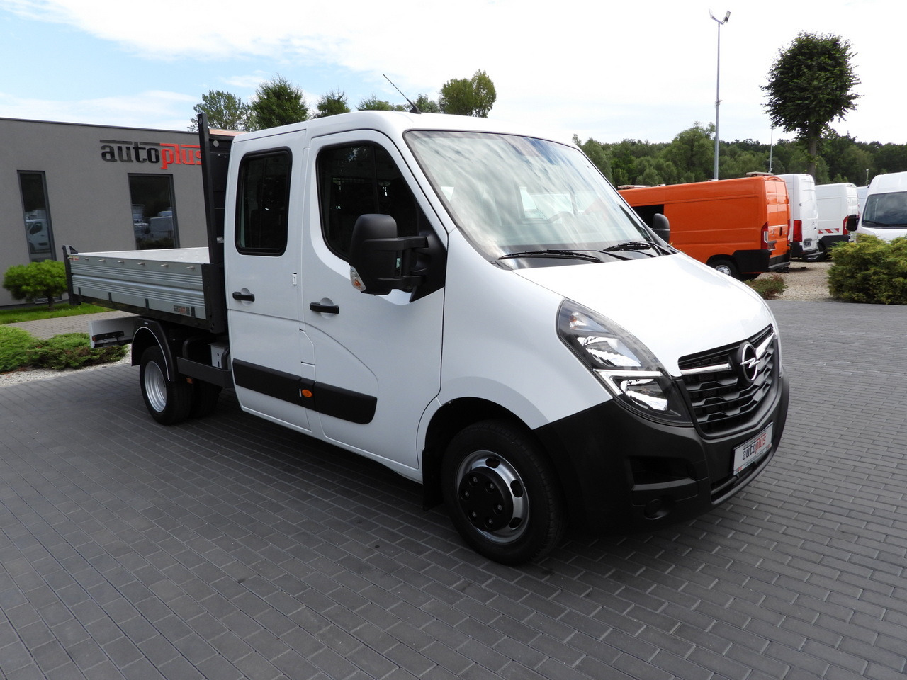 OPEL MOVANO TIPPER DOUBLE CABIN DOKA 7 SEATS LED LIGHTS TWIN WHEELS AIR CONDITIONING 145HP - Bedrijfswagen: afbeelding 4 OPEL MOVANO TIPPER DOUBLE CABIN DOKA 7 SEATS LED LIGHTS TWIN WHEELS AIR CONDITIONING 145HP - Bedrijfswagen: afbeelding 4