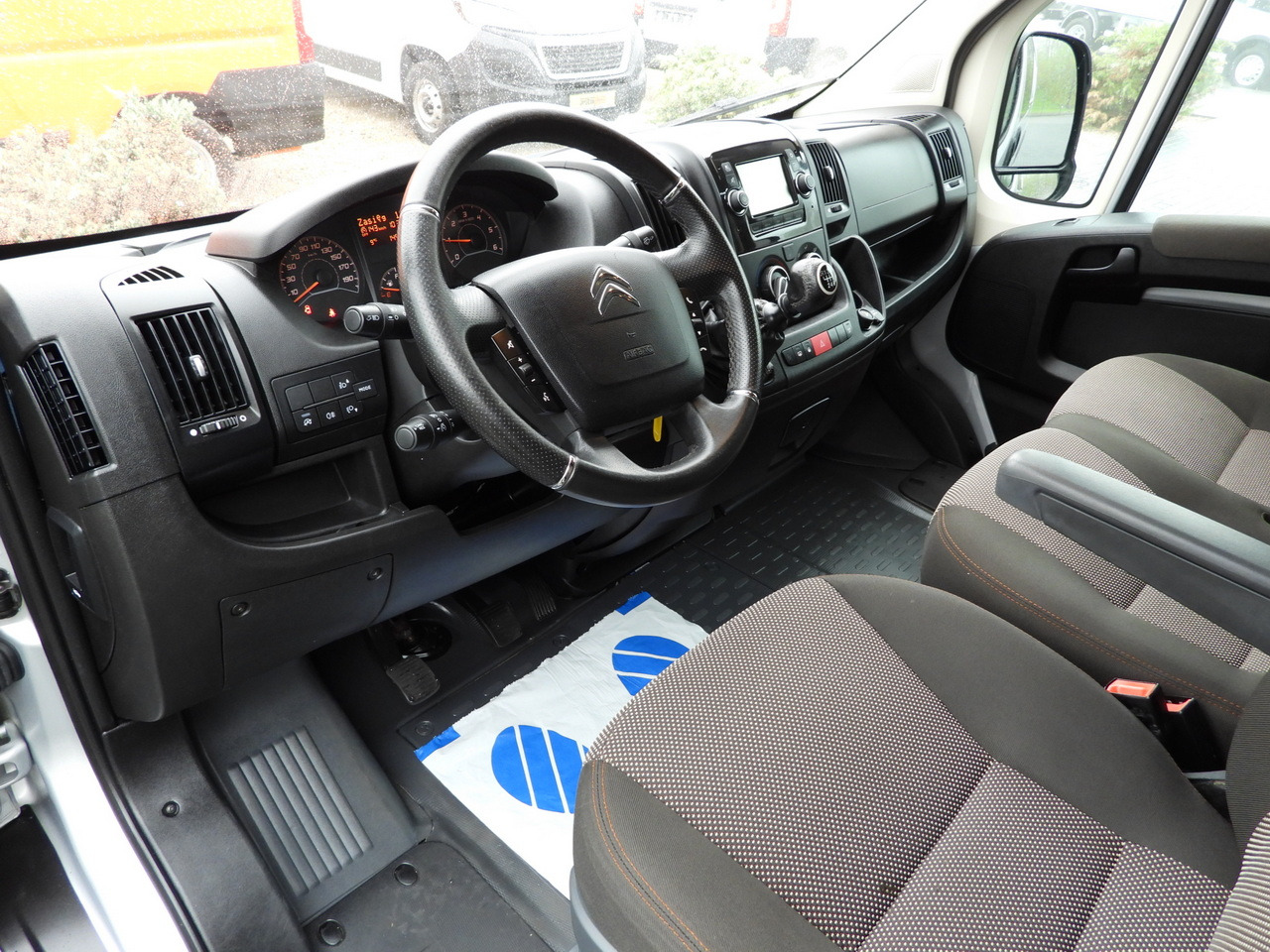 CITROEN JUMPER BOX DELIVERY VAN 7 SEATS CRUISE CONTROL LED LIGHTS AIR CONDITIONING 165HP - Gesloten bestelwagen: afbeelding 2 CITROEN JUMPER BOX DELIVERY VAN 7 SEATS CRUISE CONTROL LED LIGHTS AIR CONDITIONING 165HP - Gesloten bestelwagen: afbeelding 2