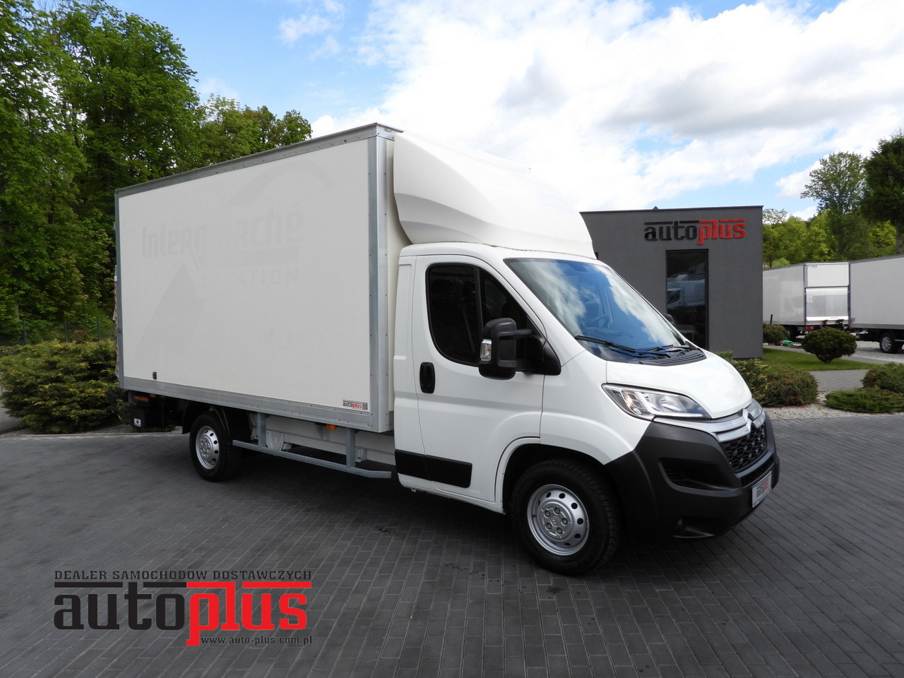 CITROEN JUMPER BOX LIFT 8 PALLETS CRUISE CONTROL NAVIGATION AIR CONDITIONING 165HP - Bestelwagen gesloten laadbak: afbeelding 1 CITROEN JUMPER BOX LIFT 8 PALLETS CRUISE CONTROL NAVIGATION AIR CONDITIONING 165HP - Bestelwagen gesloten laadbak: afbeelding 1