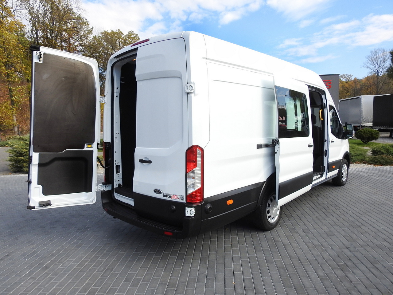 FORD TRANSIT BOX DELIVERY VAN 6 SEATS CRUISE CONTROL AIR CONDITIONING LED LIGHTS 130HP - Gesloten bestelwagen: afbeelding 3 FORD TRANSIT BOX DELIVERY VAN 6 SEATS CRUISE CONTROL AIR CONDITIONING LED LIGHTS 130HP - Gesloten bestelwagen: afbeelding 3