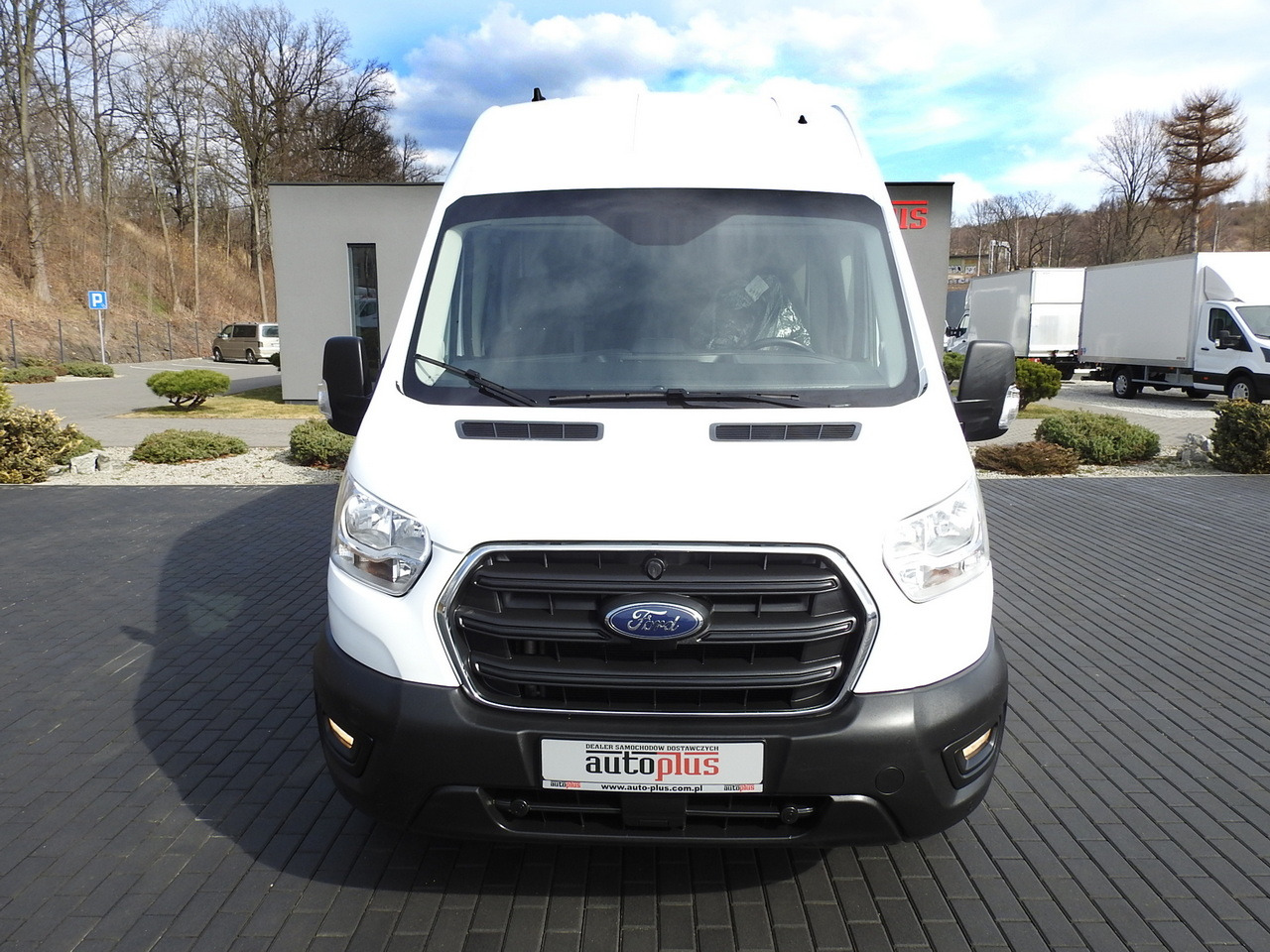 FORD TRANSIT BOX DELIVERY VAN 6 SEATS CRUISE CONTROL LED LIGHTS AIR CONDITIONING 180HP - Gesloten bestelwagen: afbeelding 5 FORD TRANSIT BOX DELIVERY VAN 6 SEATS CRUISE CONTROL LED LIGHTS AIR CONDITIONING 180HP - Gesloten bestelwagen: afbeelding 5