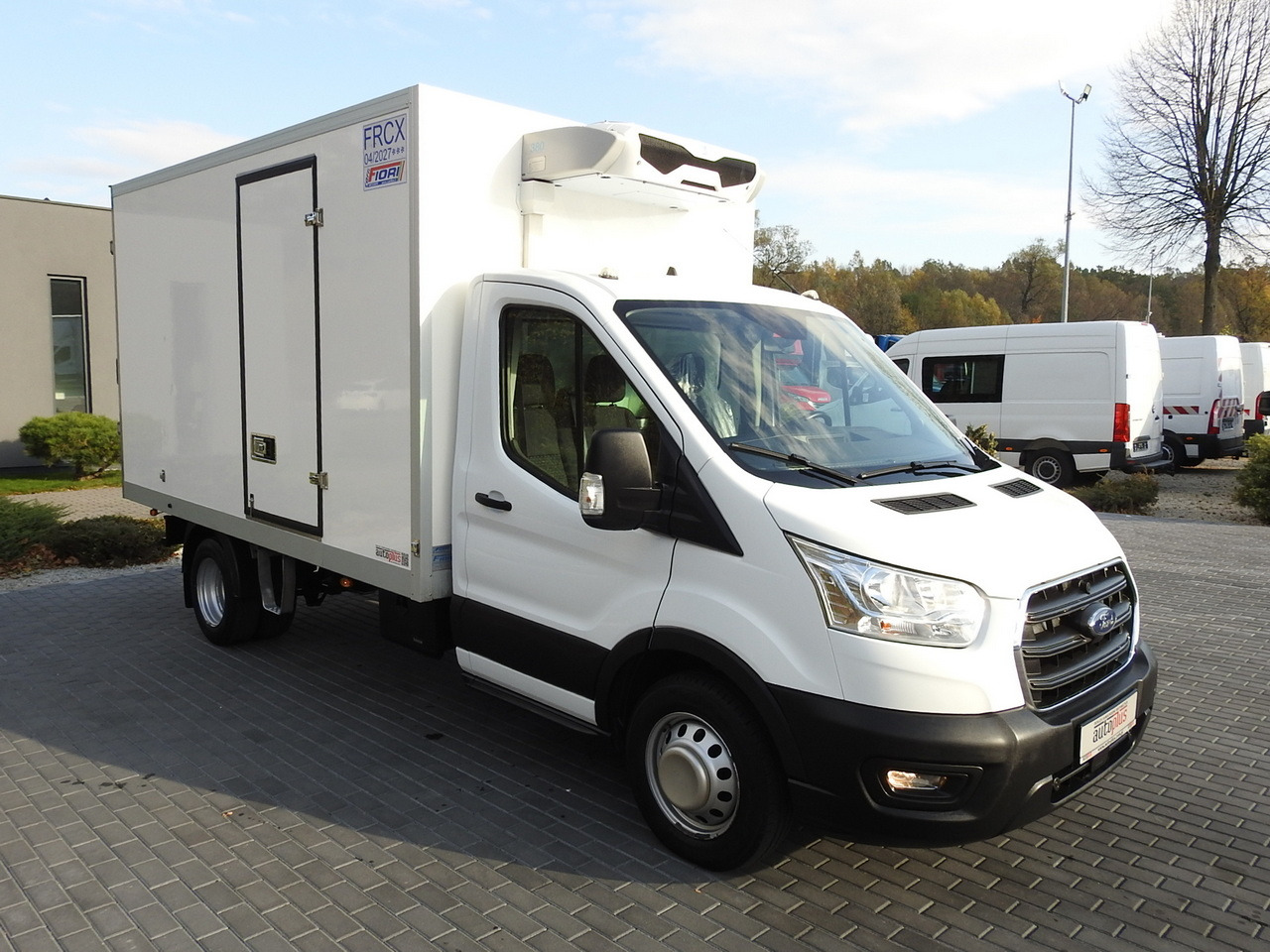 FORD TRANSIT REGRIGERATOR BOX -10*C POWER SUPPLY 230V CRUISE CONTROL AIR CONDITIONING LED LIGHTS PNEUMATICS TWIN WHEELS 130HP - Koelwagen: afbeelding 4 FORD TRANSIT REGRIGERATOR BOX -10*C POWER SUPPLY 230V CRUISE CONTROL AIR CONDITIONING LED LIGHTS PNEUMATICS TWIN WHEELS 130HP - Koelwagen: afbeelding 4