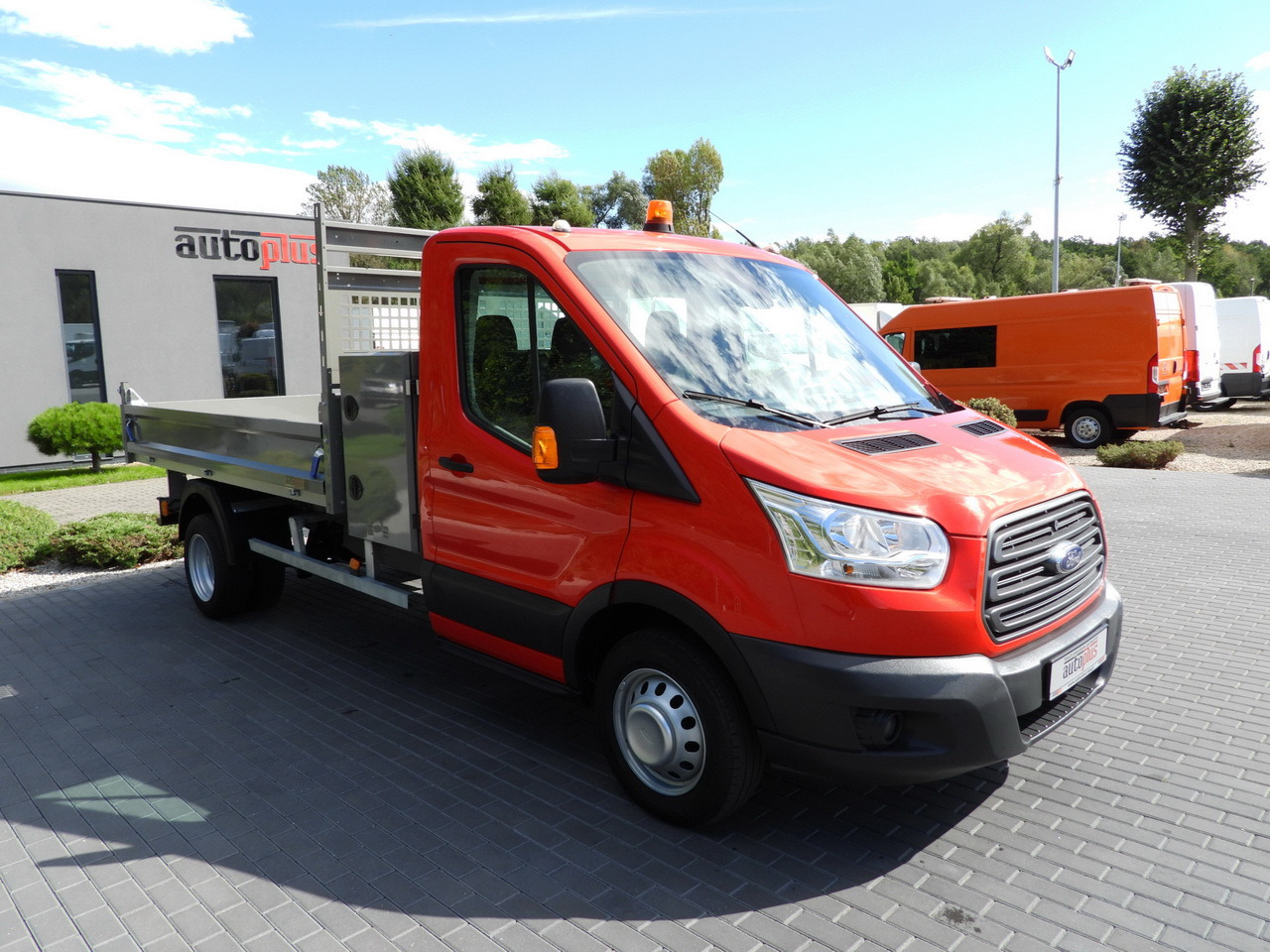 FORD TRANSIT TIPPER CRUISE CONTROL LED LIGHTS TWIN WHEELS AIR CONDITIONING 170HP - Kipper bestelwagen: afbeelding 4 FORD TRANSIT TIPPER CRUISE CONTROL LED LIGHTS TWIN WHEELS AIR CONDITIONING 170HP - Kipper bestelwagen: afbeelding 4