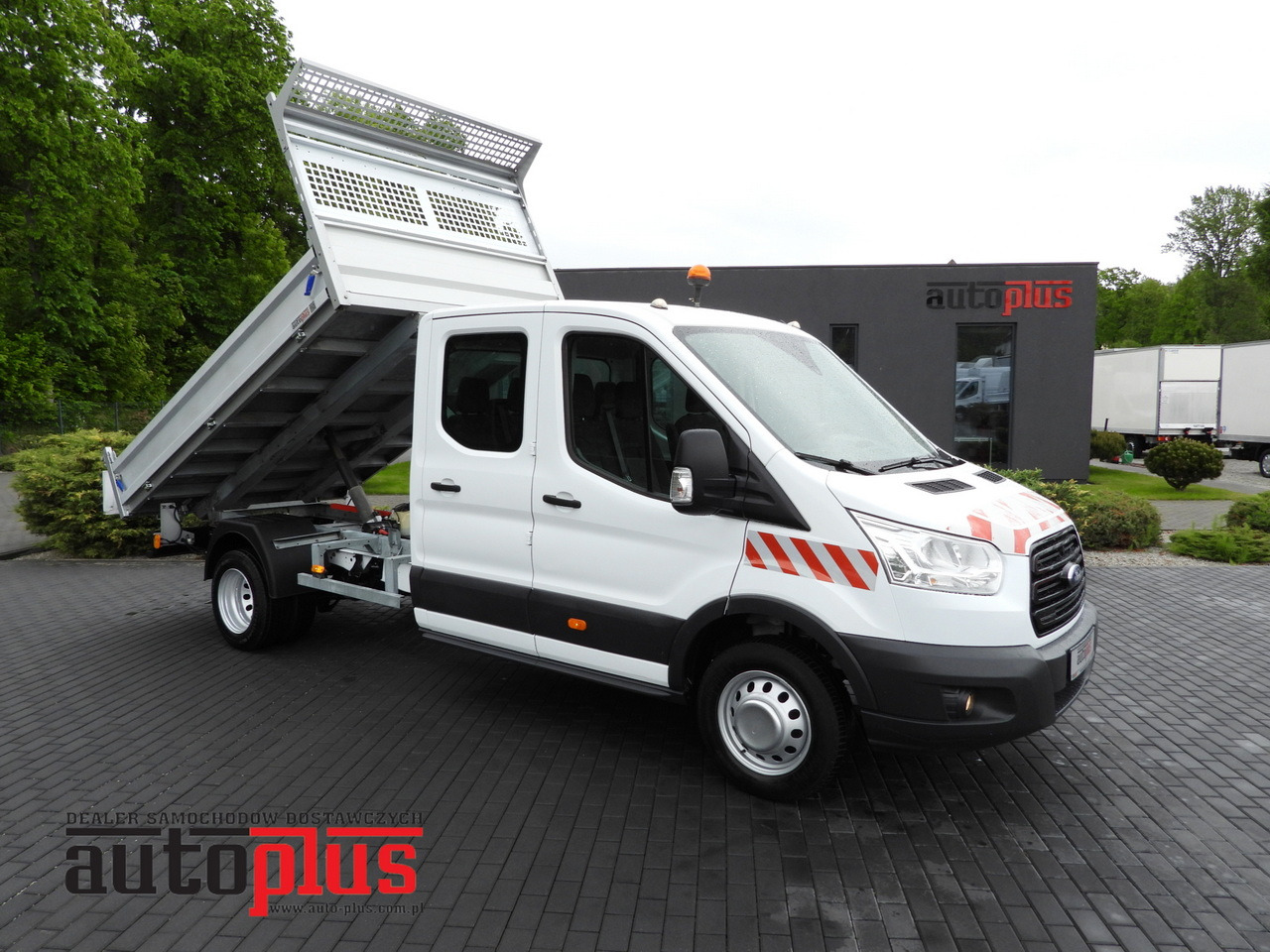 FORD TRANSIT TIPPER DOUBLE CABIN DOKA 6 SEATS CRUISE CONTROL AIR CONDITIONING TWIN WHEELS 170HP - Kipper bestelwagen: afbeelding 1 FORD TRANSIT TIPPER DOUBLE CABIN DOKA 6 SEATS CRUISE CONTROL AIR CONDITIONING TWIN WHEELS 170HP - Kipper bestelwagen: afbeelding 1