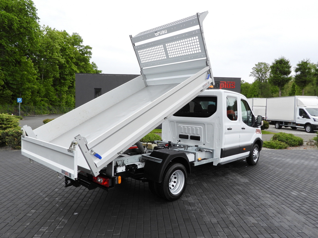 FORD TRANSIT TIPPER DOUBLE CABIN DOKA 6 SEATS CRUISE CONTROL AIR CONDITIONING TWIN WHEELS 170HP - Kipper bestelwagen: afbeelding 3 FORD TRANSIT TIPPER DOUBLE CABIN DOKA 6 SEATS CRUISE CONTROL AIR CONDITIONING TWIN WHEELS 170HP - Kipper bestelwagen: afbeelding 3