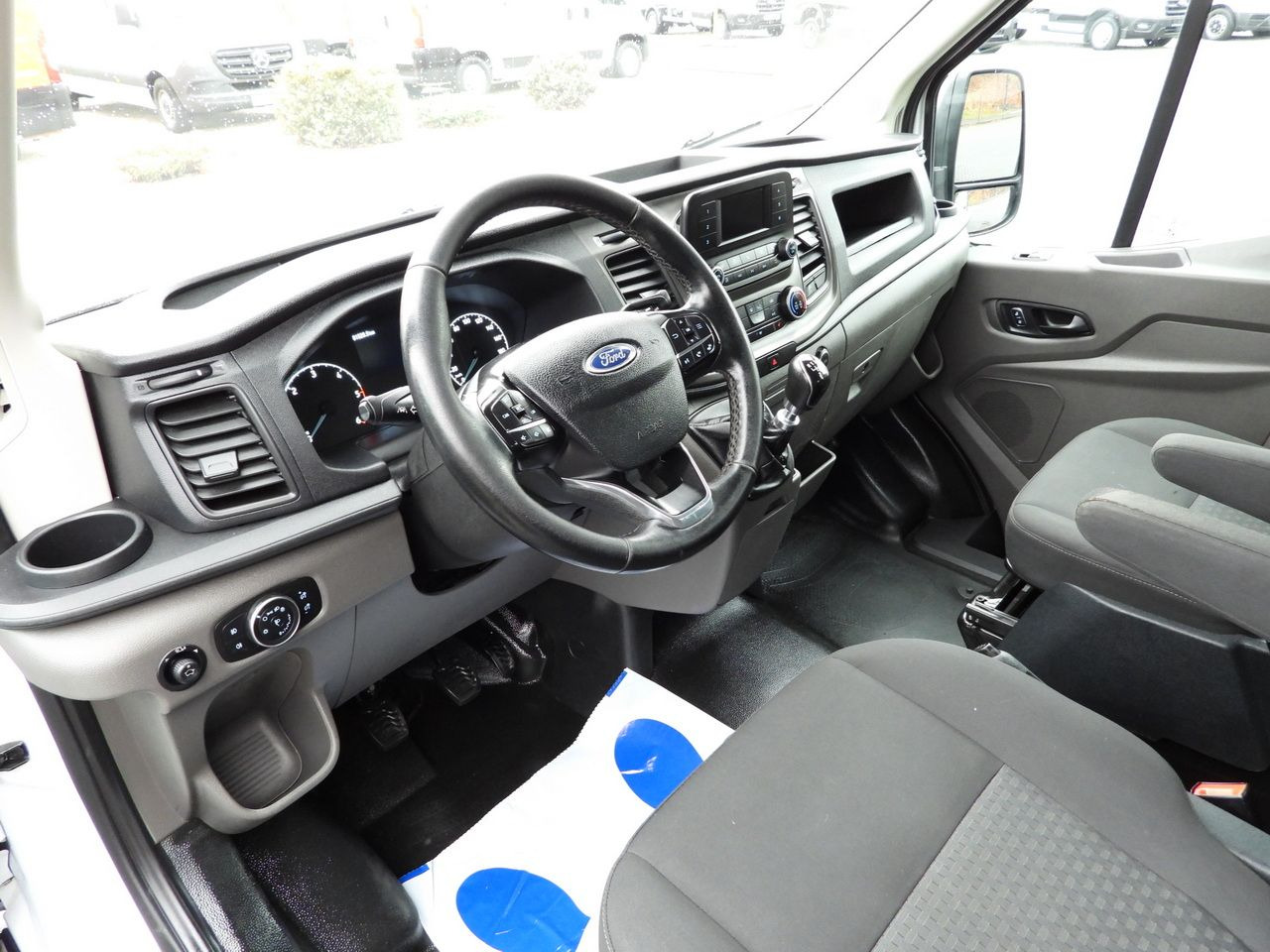 FORD TRANSIT TIPPER DOUBLE CABIN DOKA 6 SEATS CRUISE CONTROL LED LIGHTS TWIN WHEELS AIR CONDITIONING 170HP - Kipper bestelwagen: afbeelding 2 FORD TRANSIT TIPPER DOUBLE CABIN DOKA 6 SEATS CRUISE CONTROL LED LIGHTS TWIN WHEELS AIR CONDITIONING 170HP - Kipper bestelwagen: afbeelding 2