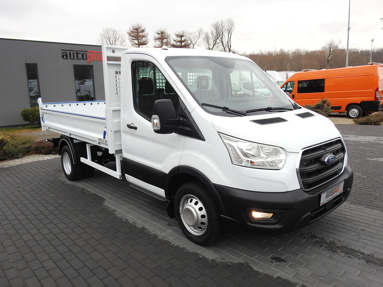 FORD TRANSIT TIPPER LED LIGHTS TWIN WHEELS AIR CONDITIONING 130HP - Kipper bestelwagen: afbeelding 4 FORD TRANSIT TIPPER LED LIGHTS TWIN WHEELS AIR CONDITIONING 130HP - Kipper bestelwagen: afbeelding 4