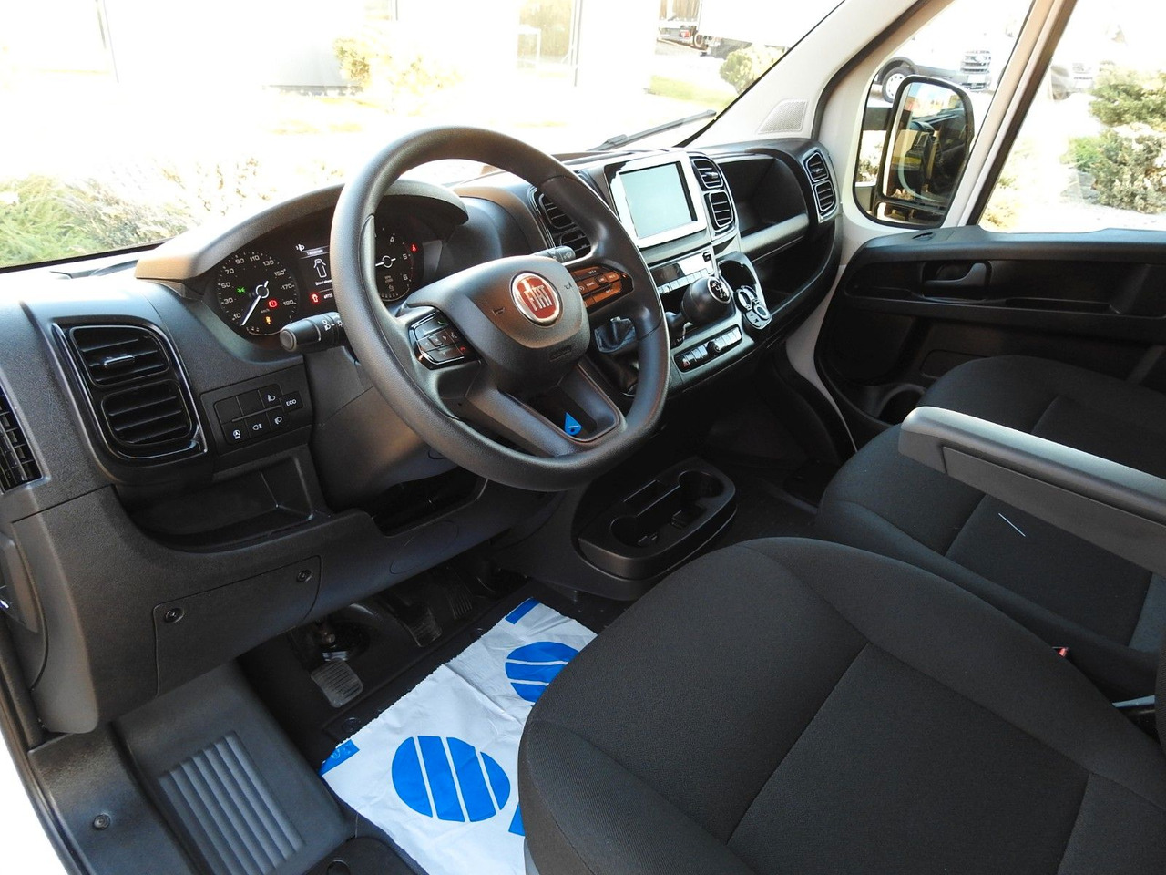 Fiat DUCATO KOFFER AUFZUG 8 PALETTEN TEMPOMAT - Bestelwagen gesloten laadbak: afbeelding 2 Fiat DUCATO KOFFER AUFZUG 8 PALETTEN TEMPOMAT - Bestelwagen gesloten laadbak: afbeelding 2