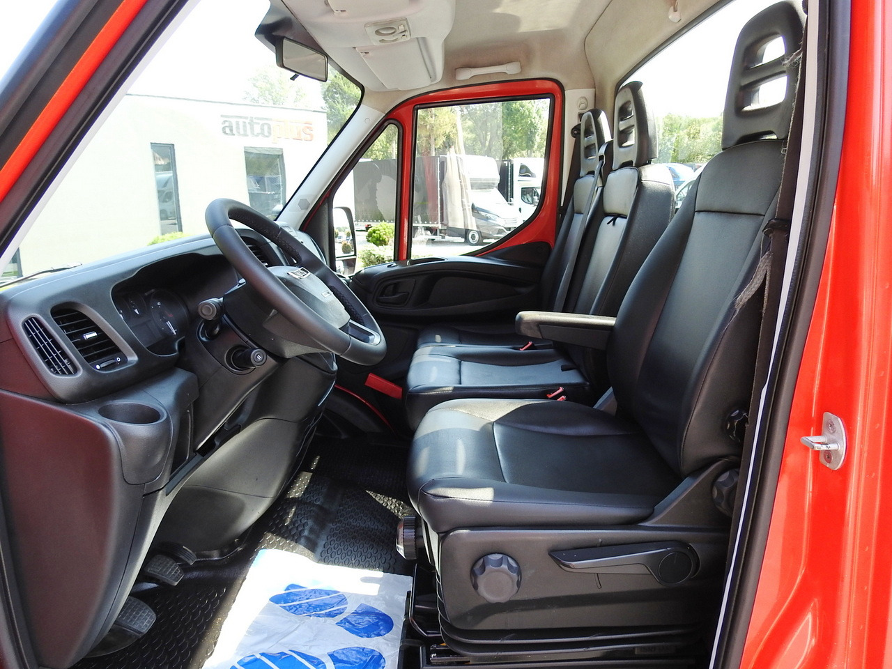 Leasing IVECO DAILY 35C13 TIPPER CRUISE CONTROL AIR CONDITIONING TWIN WHEELS 130HP IVECO DAILY 35C13 TIPPER CRUISE CONTROL AIR CONDITIONING TWIN WHEELS 130HP: afbeelding 27 Leasing IVECO DAILY 35C13 TIPPER CRUISE CONTROL AIR CONDITIONING TWIN WHEELS 130HP IVECO DAILY 35C13 TIPPER CRUISE CONTROL AIR CONDITIONING TWIN WHEELS 130HP: afbeelding 27