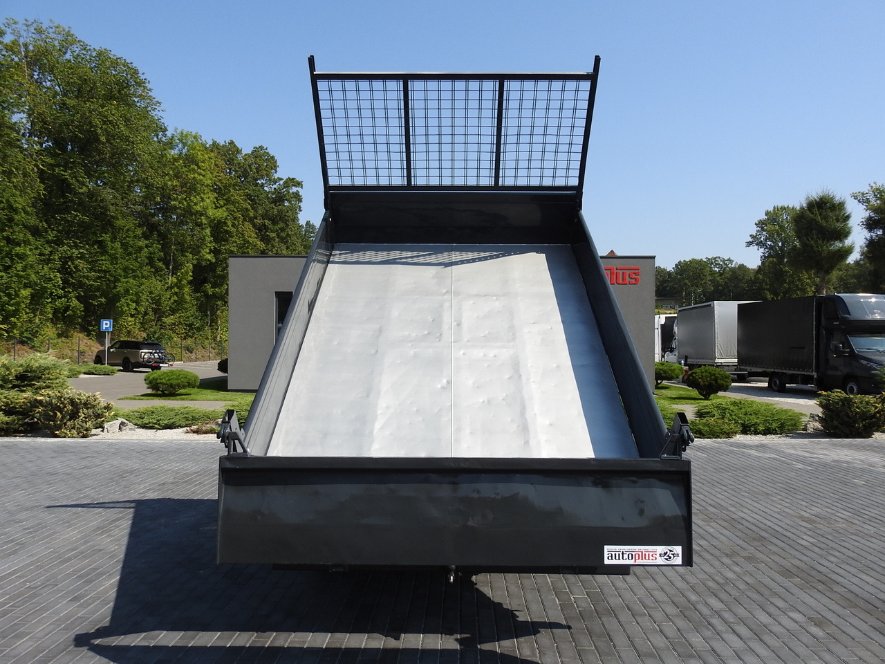 Leasing IVECO DAILY 35C13 TIPPER CRUISE CONTROL AIR CONDITIONING TWIN WHEELS 130HP IVECO DAILY 35C13 TIPPER CRUISE CONTROL AIR CONDITIONING TWIN WHEELS 130HP: afbeelding 11 Leasing IVECO DAILY 35C13 TIPPER CRUISE CONTROL AIR CONDITIONING TWIN WHEELS 130HP IVECO DAILY 35C13 TIPPER CRUISE CONTROL AIR CONDITIONING TWIN WHEELS 130HP: afbeelding 11