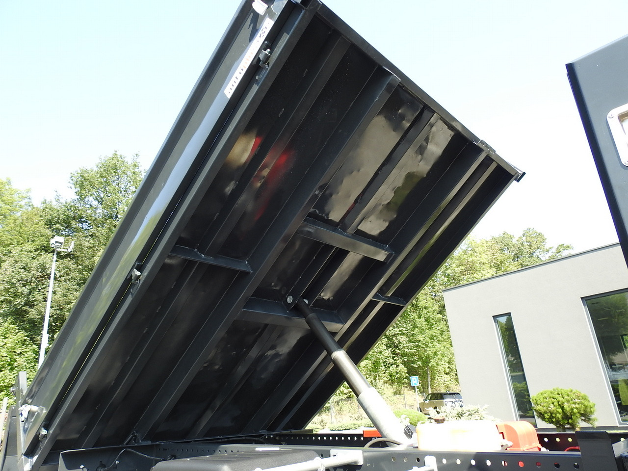 Leasing IVECO DAILY 35C13 TIPPER CRUISE CONTROL AIR CONDITIONING TWIN WHEELS 130HP IVECO DAILY 35C13 TIPPER CRUISE CONTROL AIR CONDITIONING TWIN WHEELS 130HP: afbeelding 23 Leasing IVECO DAILY 35C13 TIPPER CRUISE CONTROL AIR CONDITIONING TWIN WHEELS 130HP IVECO DAILY 35C13 TIPPER CRUISE CONTROL AIR CONDITIONING TWIN WHEELS 130HP: afbeelding 23