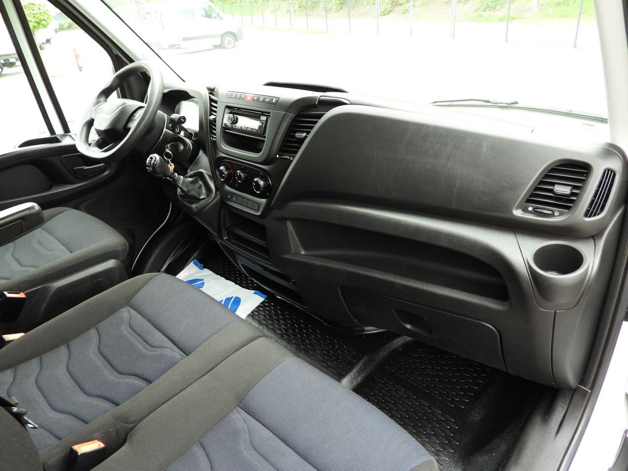 Kipper bestelwagen IVECO DAILY 35C14 TIPPER CRUISE CONTROL TWIN WHEELS  140HP: afbeelding 39 Kipper bestelwagen IVECO DAILY 35C14 TIPPER CRUISE CONTROL TWIN WHEELS  140HP: afbeelding 39