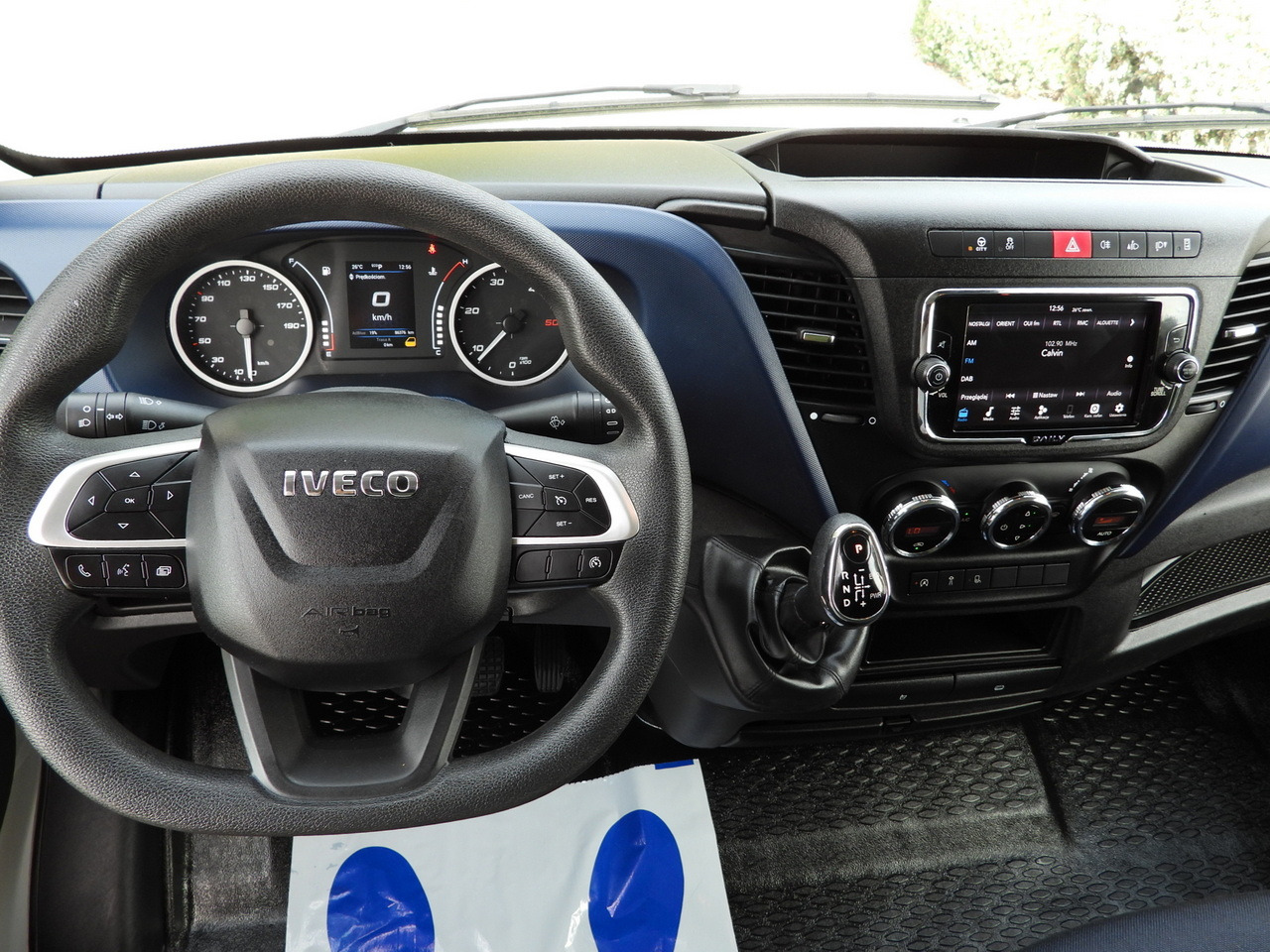 Leasing IVECO DAILY 35C16 BOX LIFT 8 PALLETS CRUISE CONTROL AUTOMATIC TRANSMISSION HI-MATIC TWIN WHEELS AIR CONDITIONING  160HP IVECO DAILY 35C16 BOX LIFT 8 PALLETS CRUISE CONTROL AUTOMATIC TRANSMISSION HI-MATIC TWIN WHEELS AIR CONDITIONING  160HP: afbeelding 28