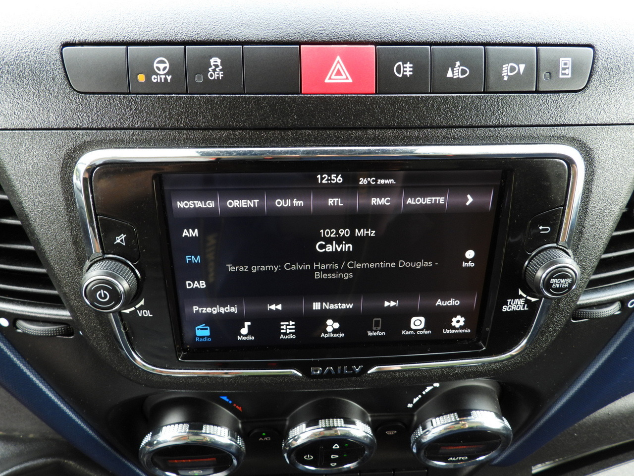 Leasing IVECO DAILY 35C16 BOX LIFT 8 PALLETS CRUISE CONTROL AUTOMATIC TRANSMISSION HI-MATIC TWIN WHEELS AIR CONDITIONING  160HP IVECO DAILY 35C16 BOX LIFT 8 PALLETS CRUISE CONTROL AUTOMATIC TRANSMISSION HI-MATIC TWIN WHEELS AIR CONDITIONING  160HP: afbeelding 35