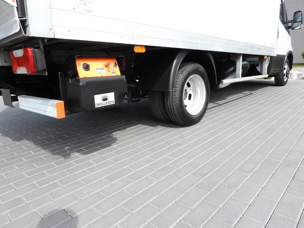 Leasing IVECO DAILY 35C16 BOX LIFT 8 PALLETS CRUISE CONTROL AUTOMATIC TRANSMISSION HI-MATIC TWIN WHEELS AIR CONDITIONING  160HP IVECO DAILY 35C16 BOX LIFT 8 PALLETS CRUISE CONTROL AUTOMATIC TRANSMISSION HI-MATIC TWIN WHEELS AIR CONDITIONING  160HP: afbeelding 16