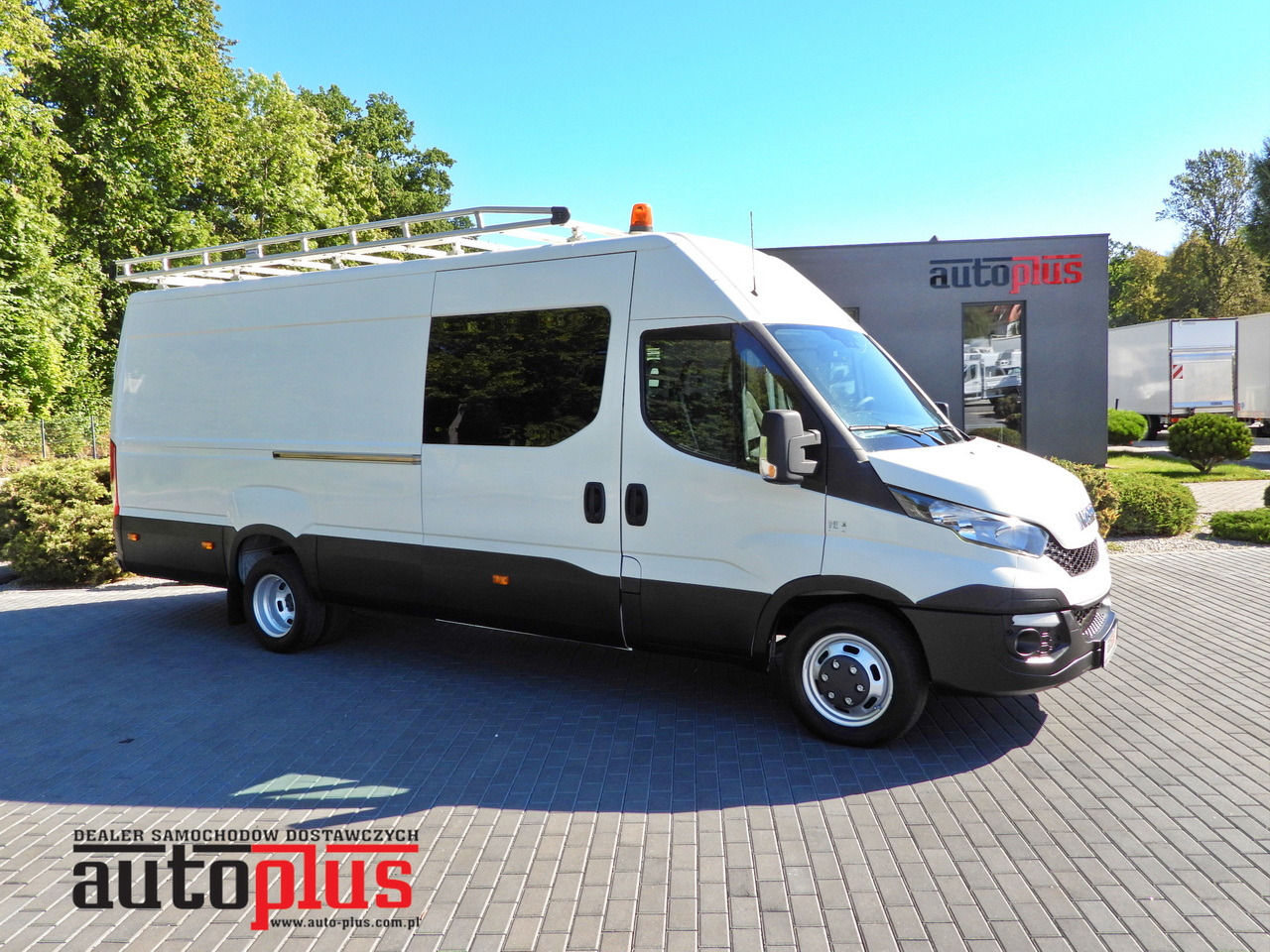 IVECO DAILY 35C17 BOX DELIVERY VAN 6 SEATS CRUISE CONTROL TWIN WHEELS AIR CONDITIONING 170HP - Gesloten bestelwagen: afbeelding 1 IVECO DAILY 35C17 BOX DELIVERY VAN 6 SEATS CRUISE CONTROL TWIN WHEELS AIR CONDITIONING 170HP - Gesloten bestelwagen: afbeelding 1