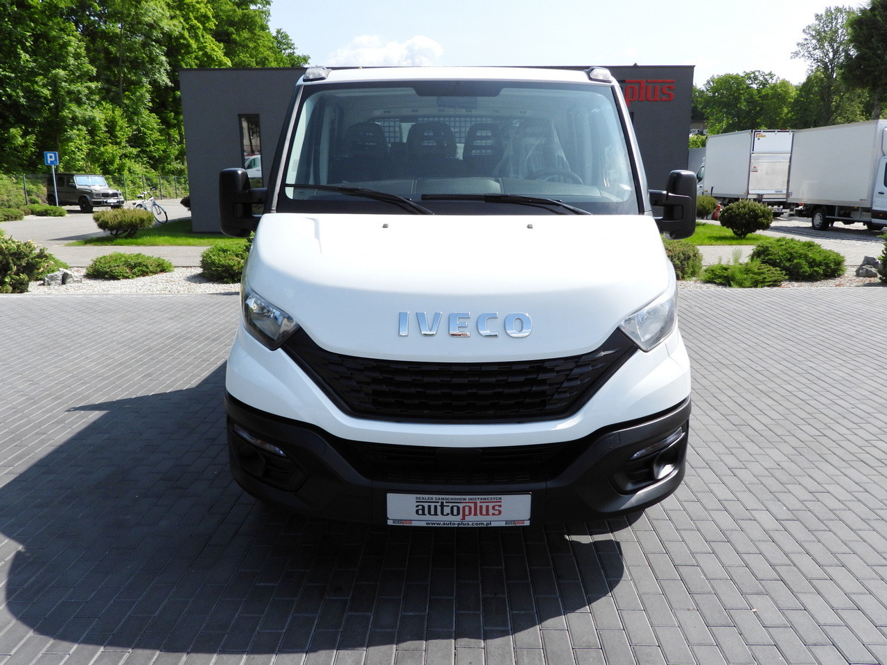 IVECO DAILY 35S12 STAKE BODY DOUBLE CABIN DOKA 7 SEATS AIR CONDITIONING 120HP - Bestelwagen met open laadbak: afbeelding 5 IVECO DAILY 35S12 STAKE BODY DOUBLE CABIN DOKA 7 SEATS AIR CONDITIONING 120HP - Bestelwagen met open laadbak: afbeelding 5