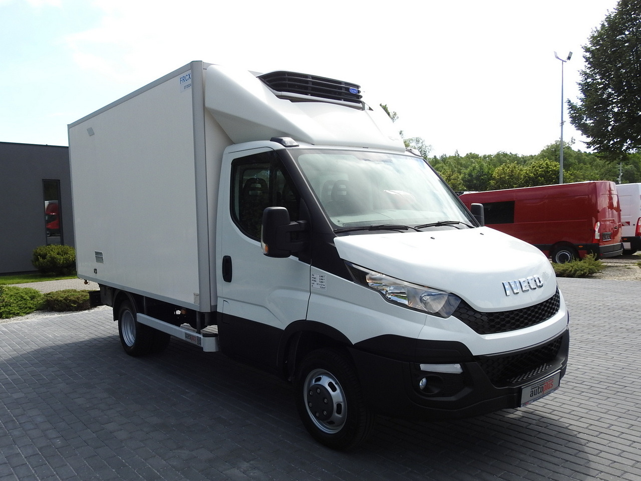 IVECO DAILY 35S15 REGRIGERATOR BOX -12*C 8 PALLETS CRUISE CONTROL TWIN WHEELS AIR CONDITIONING 150HP - Koelwagen: afbeelding 4 IVECO DAILY 35S15 REGRIGERATOR BOX -12*C 8 PALLETS CRUISE CONTROL TWIN WHEELS AIR CONDITIONING 150HP - Koelwagen: afbeelding 4