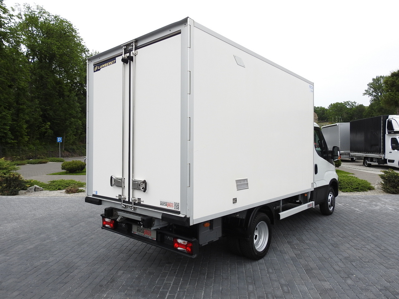 IVECO DAILY 35S15 REGRIGERATOR BOX -12*C 8 PALLETS CRUISE CONTROL TWIN WHEELS AIR CONDITIONING 150HP - Koelwagen: afbeelding 3 IVECO DAILY 35S15 REGRIGERATOR BOX -12*C 8 PALLETS CRUISE CONTROL TWIN WHEELS AIR CONDITIONING 150HP - Koelwagen: afbeelding 3