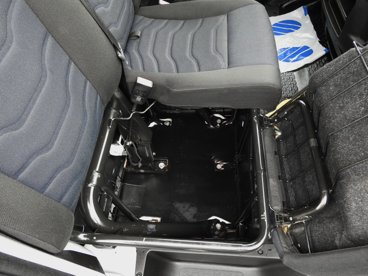 Leasing IVECO DAILY 35S15 STAKE BODY DOUBLE CABIN DOKA 7 SEATS AIR CONDITIONING 150HP IVECO DAILY 35S15 STAKE BODY DOUBLE CABIN DOKA 7 SEATS AIR CONDITIONING 150HP: afbeelding 43 Leasing IVECO DAILY 35S15 STAKE BODY DOUBLE CABIN DOKA 7 SEATS AIR CONDITIONING 150HP IVECO DAILY 35S15 STAKE BODY DOUBLE CABIN DOKA 7 SEATS AIR CONDITIONING 150HP: afbeelding 43