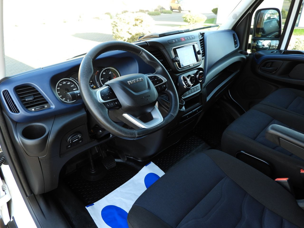 IVECO DAILY 35S16 LIFT 8 PALLETS CRUISE CONTROL LED LIGHTS AUTOMATIC TRANSMISSION HI-MATIC AIR CONDITIONING 160HP - Bestelwagen gesloten laadbak: afbeelding 2 IVECO DAILY 35S16 LIFT 8 PALLETS CRUISE CONTROL LED LIGHTS AUTOMATIC TRANSMISSION HI-MATIC AIR CONDITIONING 160HP - Bestelwagen gesloten laadbak: afbeelding 2