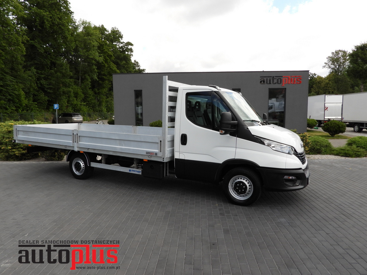 IVECO DAILY 35S16 STAKE BODY 10 PALLETS CRUISE CONTROL AIR CONDITIONING 160HP - Bestelwagen met open laadbak: afbeelding 1 IVECO DAILY 35S16 STAKE BODY 10 PALLETS CRUISE CONTROL AIR CONDITIONING 160HP - Bestelwagen met open laadbak: afbeelding 1