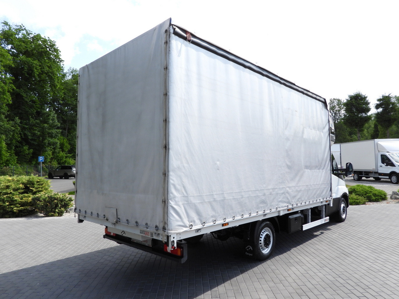 IVECO DAILY 35S18 TARPAULIN 10 PALLETS CRUISE CONTROL LED LIGHTS AIR CONDITIONING 180HP - Huifzeil bedrijfswagen: afbeelding 3 IVECO DAILY 35S18 TARPAULIN 10 PALLETS CRUISE CONTROL LED LIGHTS AIR CONDITIONING 180HP - Huifzeil bedrijfswagen: afbeelding 3