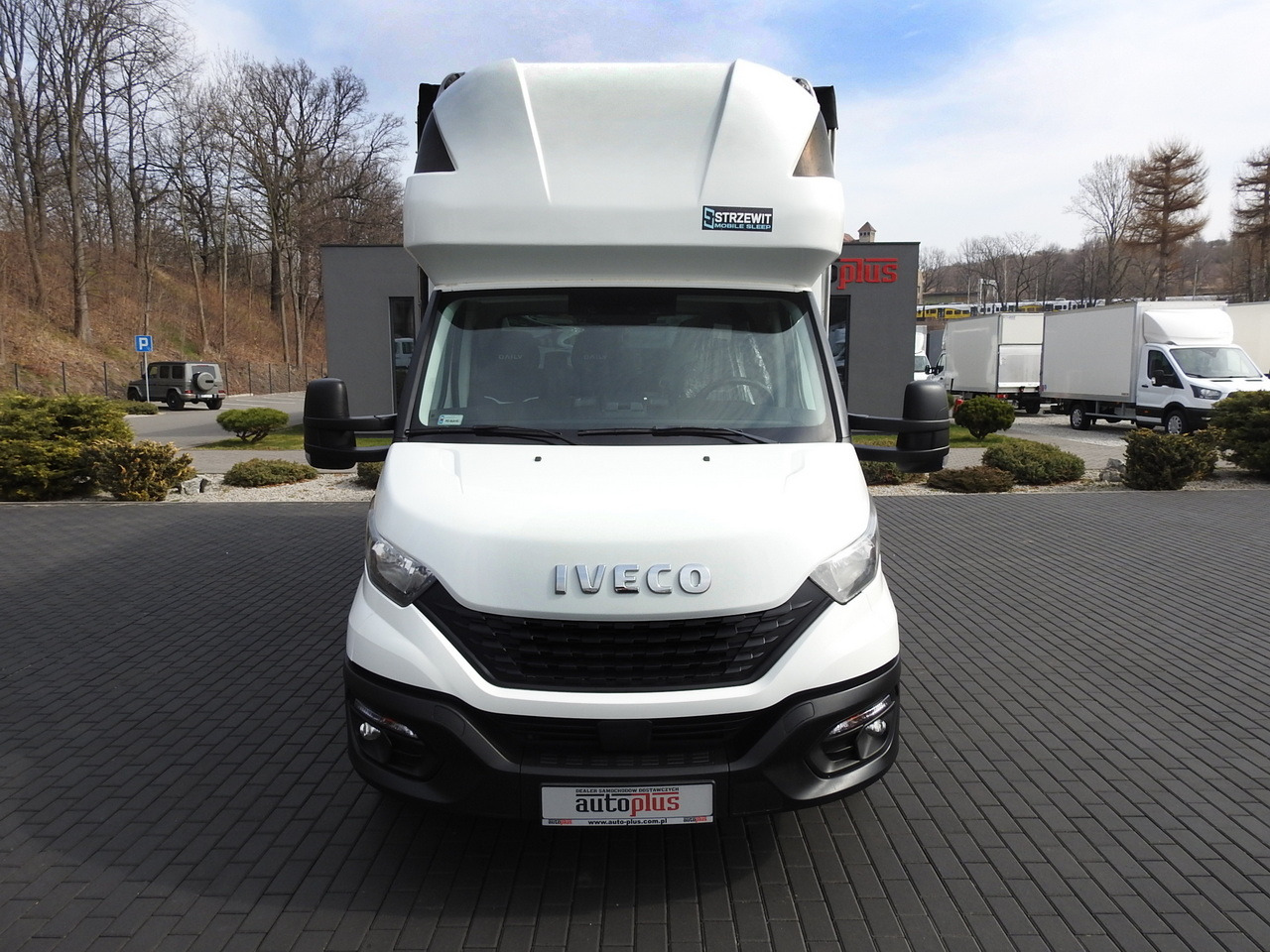 IVECO DAILY 35S18 TARPAULIN 10 PALLETS WEBASTO CRUISE CONTROL AIR CONDITIONING 180HP - Huifzeil bedrijfswagen: afbeelding 5 IVECO DAILY 35S18 TARPAULIN 10 PALLETS WEBASTO CRUISE CONTROL AIR CONDITIONING 180HP - Huifzeil bedrijfswagen: afbeelding 5