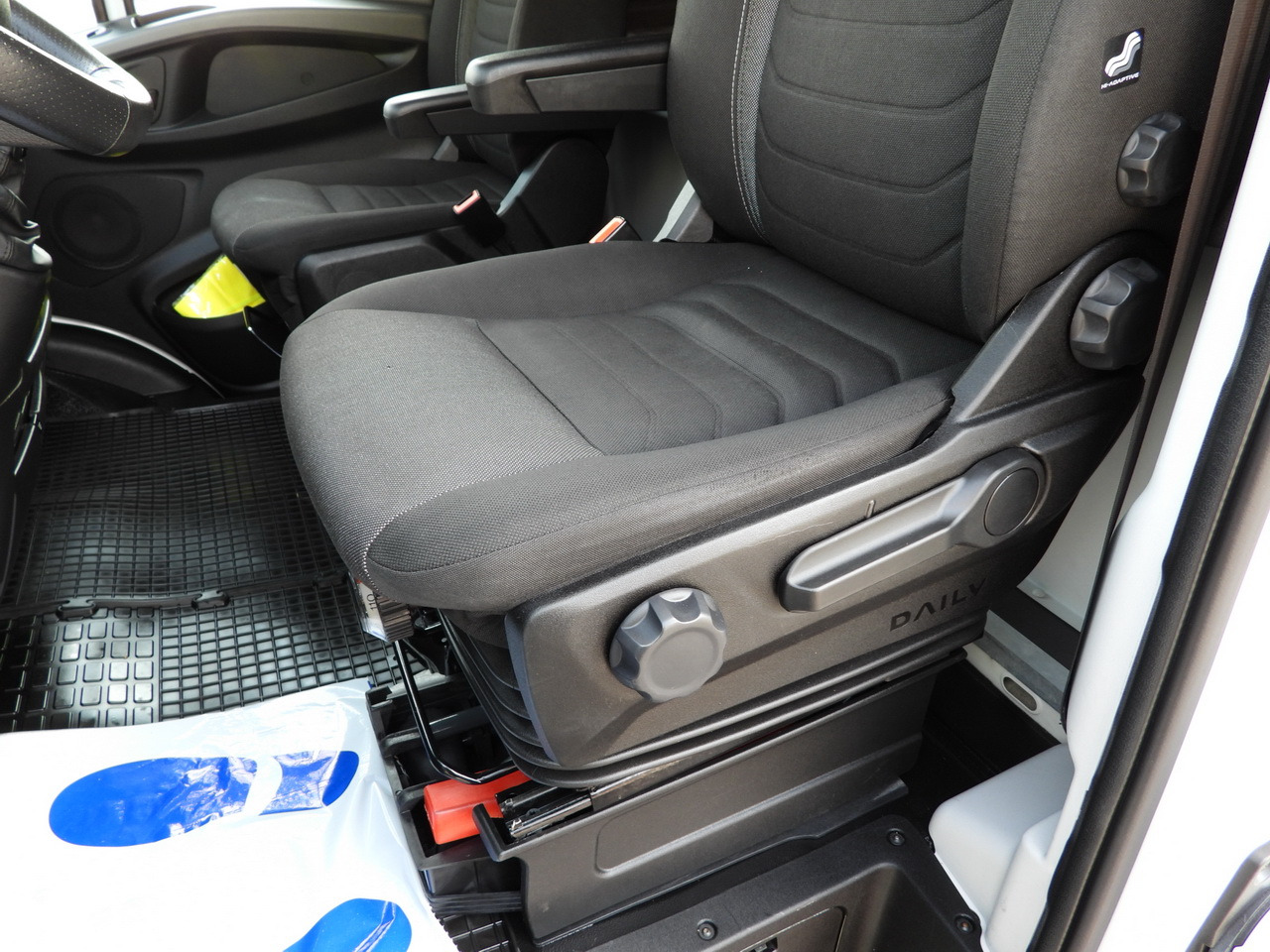 Huifzeil bedrijfswagen IVECO DAILY 35S18 TARPAULIN LIFT 8 PALLETS CRUISE CONTROL AIR CONDITIONING  180HP: afbeelding 32