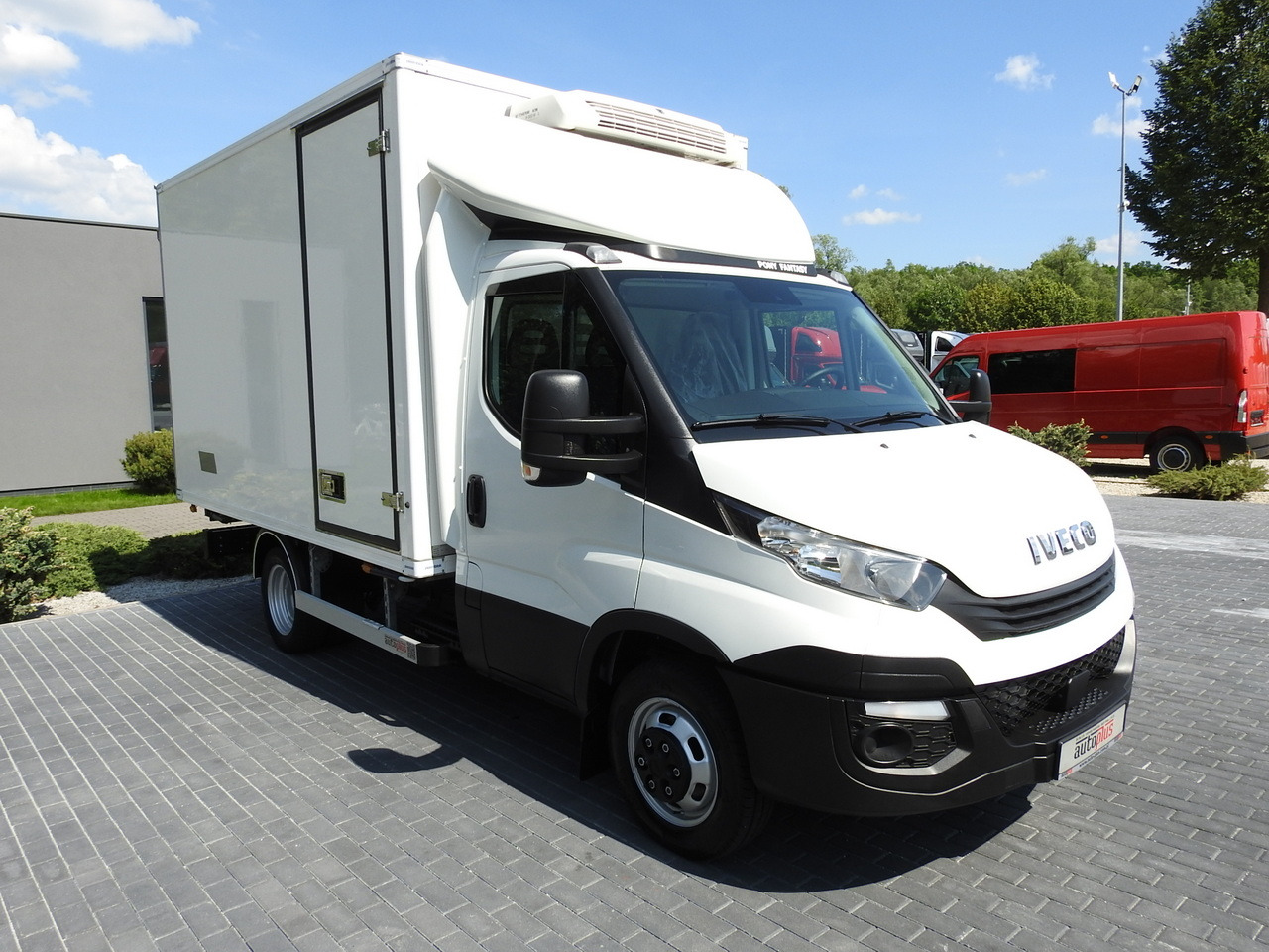 IVECO DAILY 50C15 REGRIGERATOR BOX -5*C POWER SUPPLY 230V AIR CONDITIONING TWIN WHEELS 150HP - Koelwagen: afbeelding 4 IVECO DAILY 50C15 REGRIGERATOR BOX -5*C POWER SUPPLY 230V AIR CONDITIONING TWIN WHEELS 150HP - Koelwagen: afbeelding 4