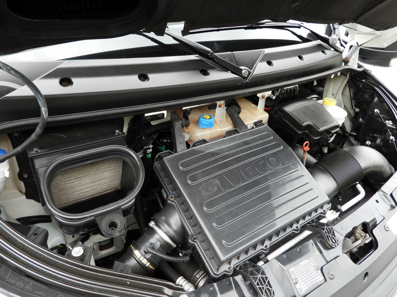 Leasing IVECO DAILY 50C15 TARPAULIN 12 PALLETS CRUISE CONTROL TWIN WHEELS AIR CONDITIONING  150HP IVECO DAILY 50C15 TARPAULIN 12 PALLETS CRUISE CONTROL TWIN WHEELS AIR CONDITIONING  150HP: afbeelding 30 Leasing IVECO DAILY 50C15 TARPAULIN 12 PALLETS CRUISE CONTROL TWIN WHEELS AIR CONDITIONING  150HP IVECO DAILY 50C15 TARPAULIN 12 PALLETS CRUISE CONTROL TWIN WHEELS AIR CONDITIONING  150HP: afbeelding 30
