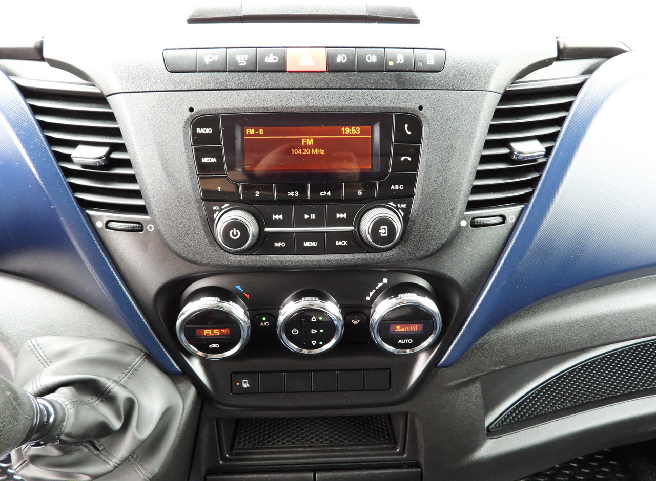 Leasing IVECO DAILY 50C15 TARPAULIN 12 PALLETS CRUISE CONTROL TWIN WHEELS AIR CONDITIONING  150HP IVECO DAILY 50C15 TARPAULIN 12 PALLETS CRUISE CONTROL TWIN WHEELS AIR CONDITIONING  150HP: afbeelding 38 Leasing IVECO DAILY 50C15 TARPAULIN 12 PALLETS CRUISE CONTROL TWIN WHEELS AIR CONDITIONING  150HP IVECO DAILY 50C15 TARPAULIN 12 PALLETS CRUISE CONTROL TWIN WHEELS AIR CONDITIONING  150HP: afbeelding 38