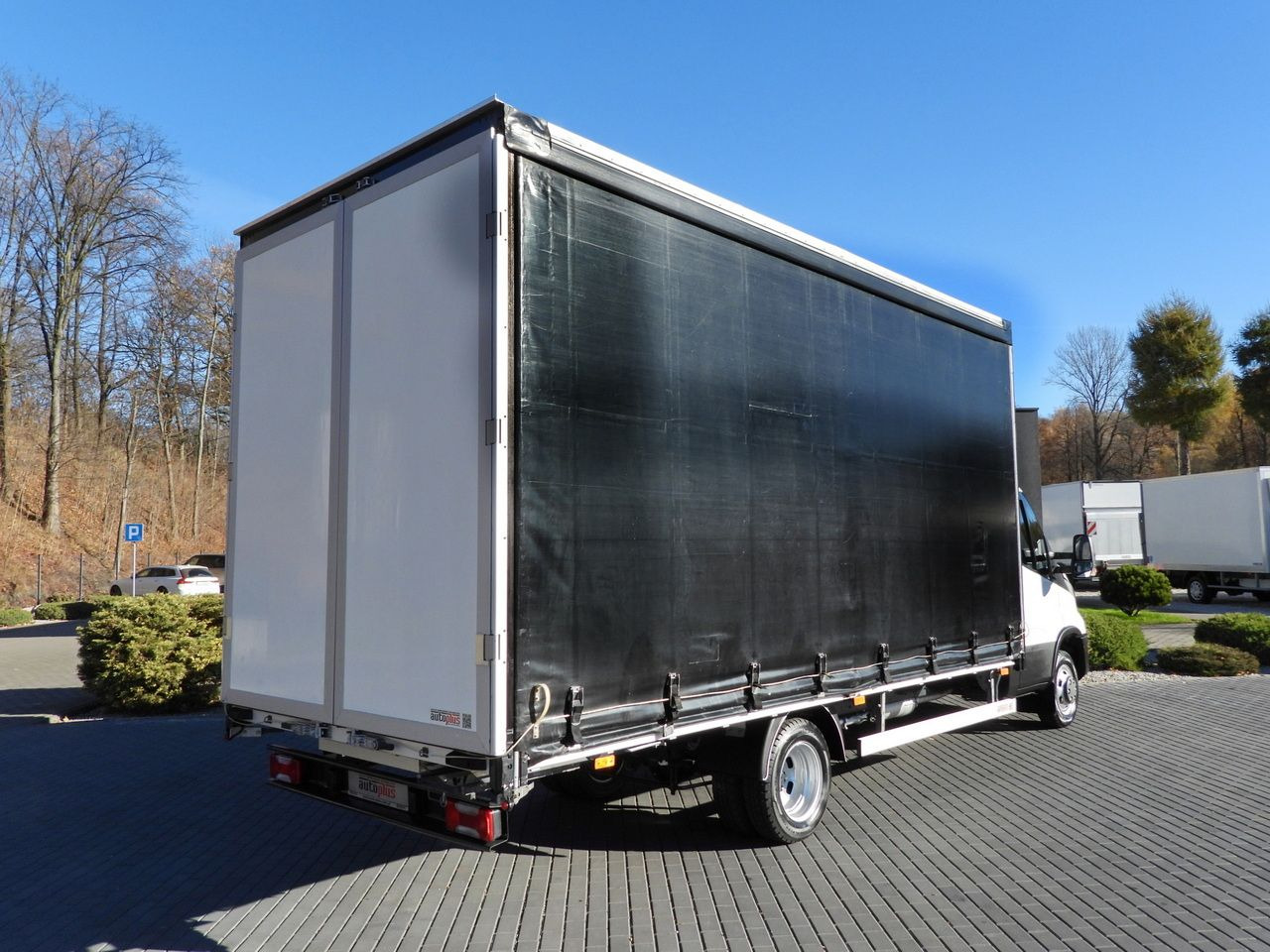 IVECO DAILY 50C17 TARPAULIN 10 PALLETS CRUISE CONTROL TWIN WHEELS AIR CONDITIONING 180HP - Huifzeil bedrijfswagen: afbeelding 3 IVECO DAILY 50C17 TARPAULIN 10 PALLETS CRUISE CONTROL TWIN WHEELS AIR CONDITIONING 180HP - Huifzeil bedrijfswagen: afbeelding 3