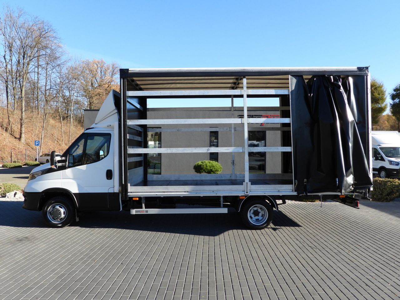 Huifzeil bedrijfswagen IVECO DAILY 50C17 TARPAULIN 10 PALLETS CRUISE CONTROL TWIN WHEELS AIR CONDITIONING 180HP: afbeelding 8 Huifzeil bedrijfswagen IVECO DAILY 50C17 TARPAULIN 10 PALLETS CRUISE CONTROL TWIN WHEELS AIR CONDITIONING 180HP: afbeelding 8