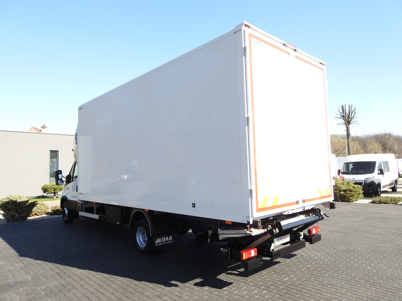 Bestelwagen gesloten laadbak IVECO DAILY 70C18 BOX LIFT 14 PALLETS WEBASTO CRUISE CONTROL NAVIGATION LED LIGHTS TWIN WHEELS AIR CONDITIONING  180HP: afbeelding 9