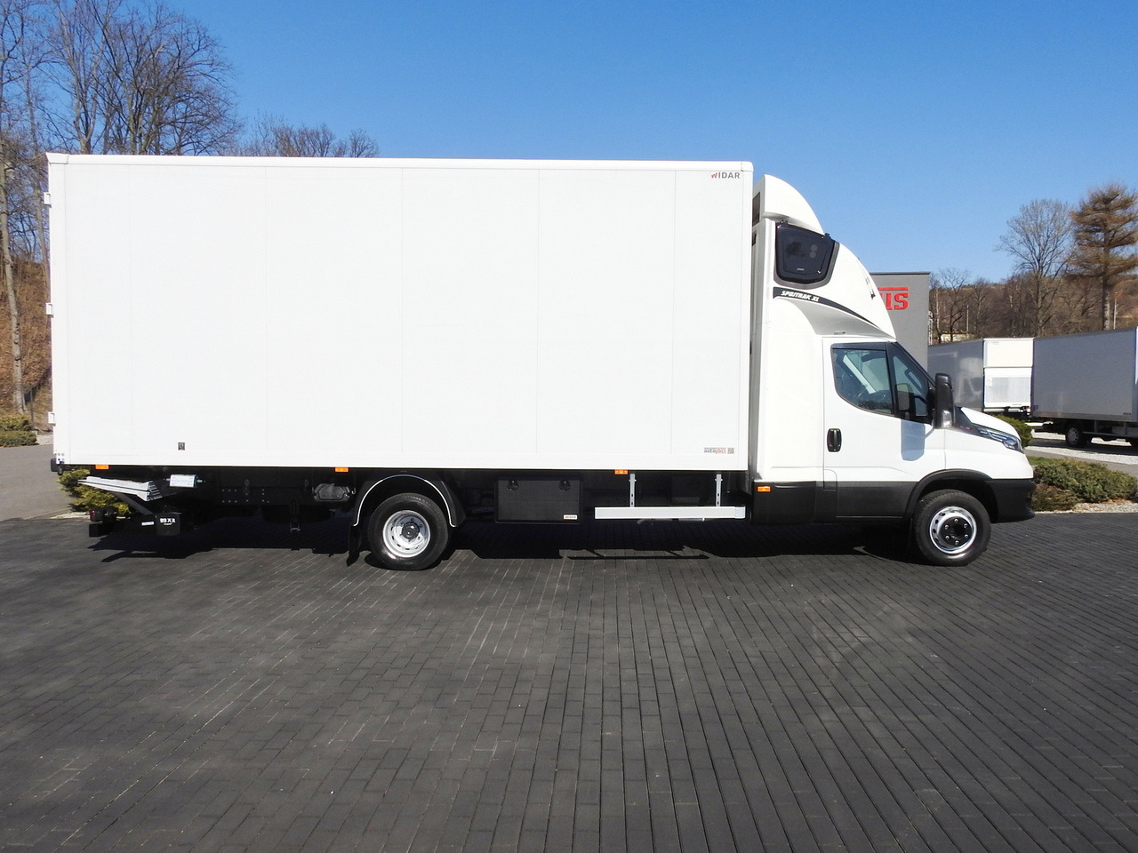 Bestelwagen gesloten laadbak IVECO DAILY 70C18 BOX LIFT 14 PALLETS WEBASTO CRUISE CONTROL NAVIGATION LED LIGHTS TWIN WHEELS AIR CONDITIONING  180HP: afbeelding 7