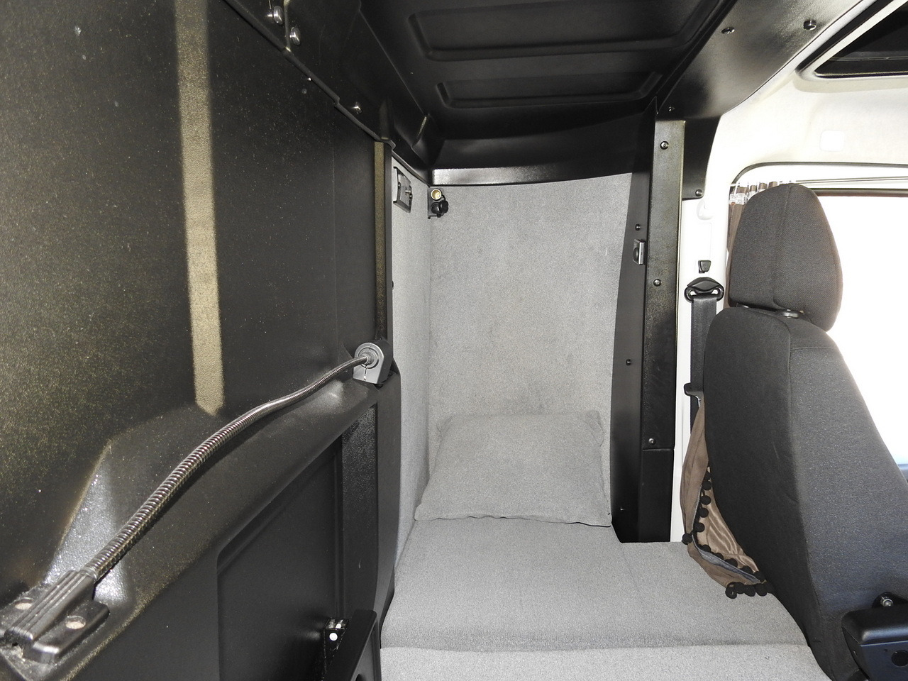 Bestelwagen gesloten laadbak IVECO DAILY 70C18 BOX LIFT 14 PALLETS WEBASTO CRUISE CONTROL NAVIGATION LED LIGHTS TWIN WHEELS AIR CONDITIONING  180HP: afbeelding 46