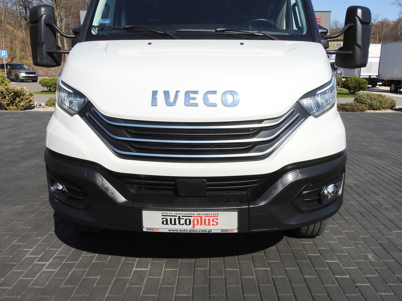 Bestelwagen gesloten laadbak IVECO DAILY 70C18 BOX LIFT 14 PALLETS WEBASTO CRUISE CONTROL NAVIGATION LED LIGHTS TWIN WHEELS AIR CONDITIONING  180HP: afbeelding 15