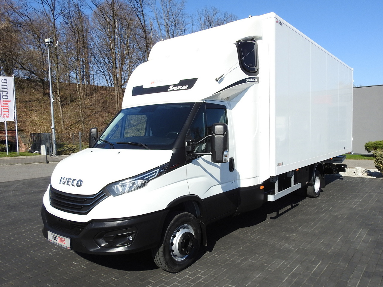 Bestelwagen gesloten laadbak IVECO DAILY 70C18 BOX LIFT 14 PALLETS WEBASTO CRUISE CONTROL NAVIGATION LED LIGHTS TWIN WHEELS AIR CONDITIONING  180HP: afbeelding 6