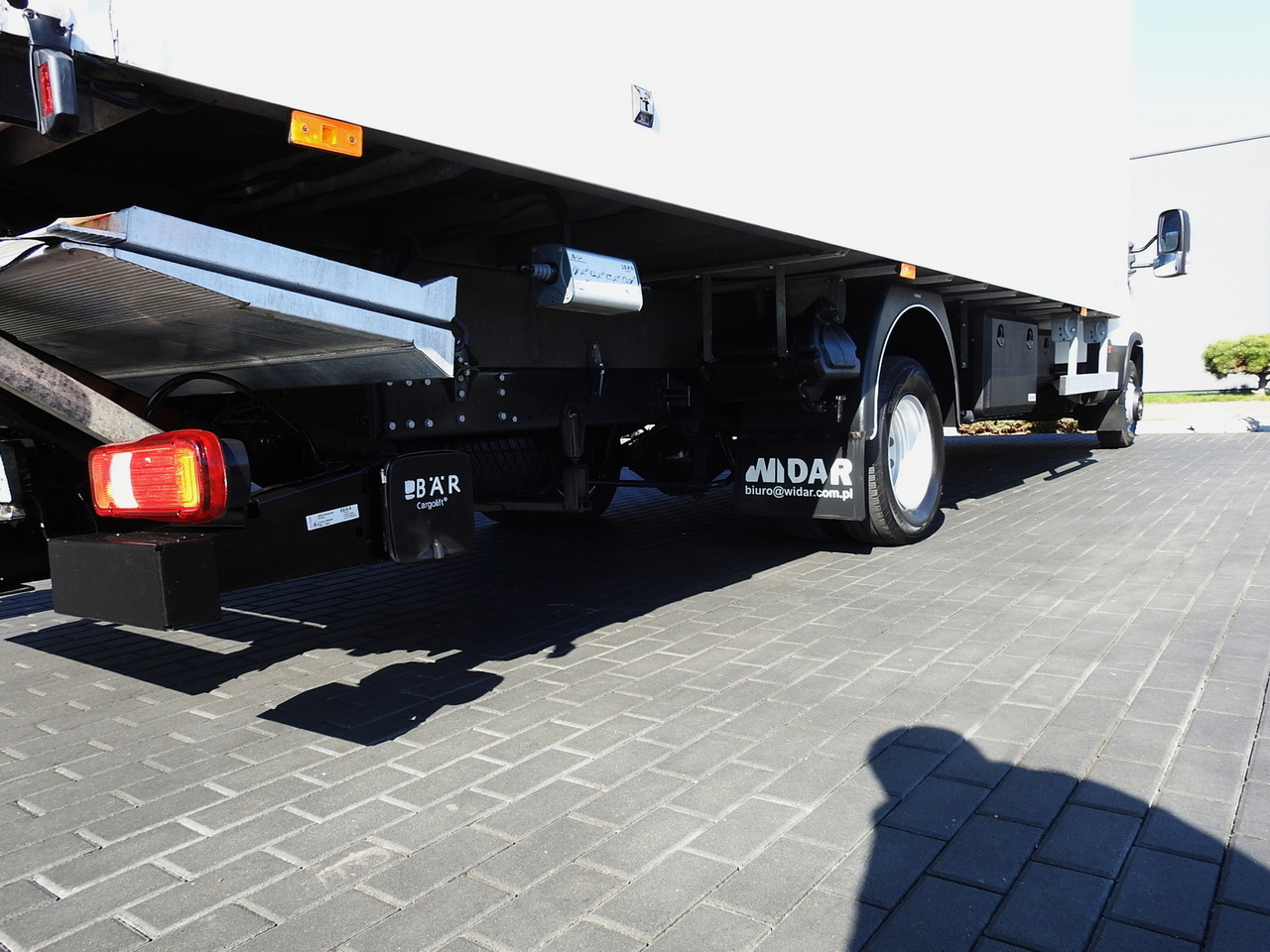 Bestelwagen gesloten laadbak IVECO DAILY 70C18 BOX LIFT 14 PALLETS WEBASTO CRUISE CONTROL NAVIGATION LED LIGHTS TWIN WHEELS AIR CONDITIONING  180HP: afbeelding 17