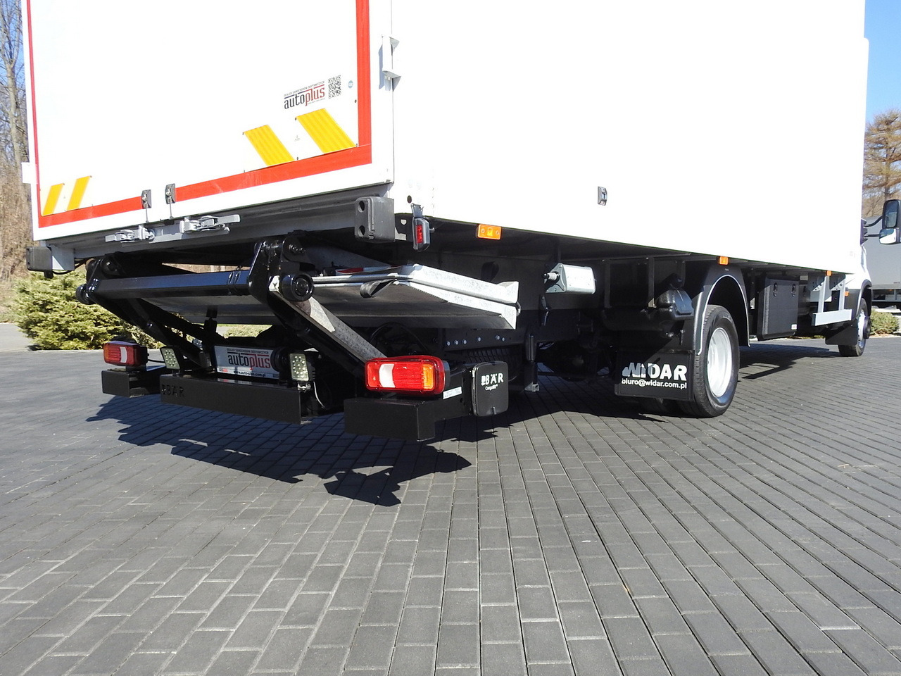 Bestelwagen gesloten laadbak IVECO DAILY 70C18 BOX LIFT 14 PALLETS WEBASTO CRUISE CONTROL NAVIGATION LED LIGHTS TWIN WHEELS AIR CONDITIONING  180HP: afbeelding 29