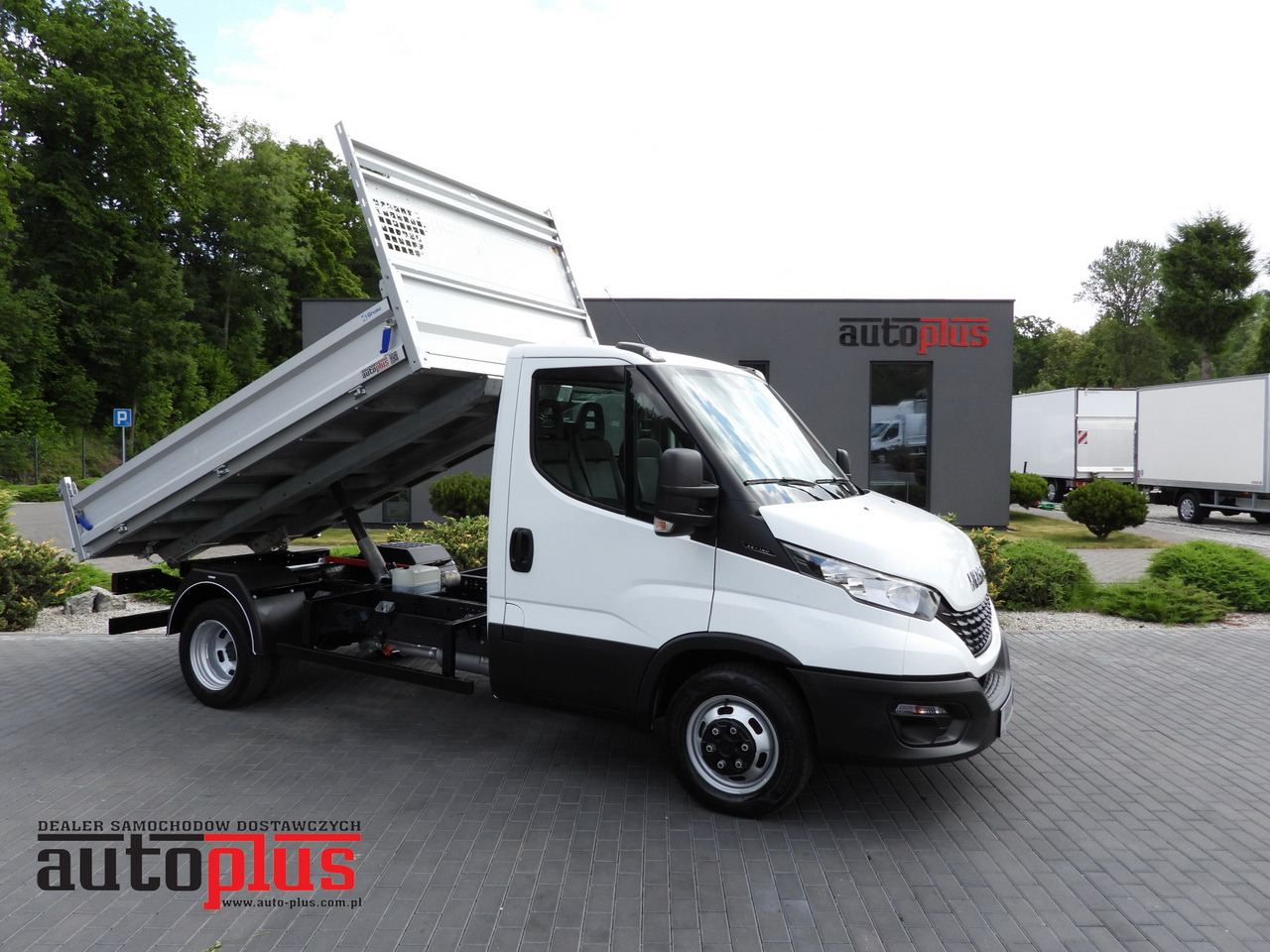IVECO DAILY CRUISE CONTROL TWIN WHEELS AIR CONDITIONING 140HP - Kipper bestelwagen: afbeelding 1 IVECO DAILY CRUISE CONTROL TWIN WHEELS AIR CONDITIONING 140HP - Kipper bestelwagen: afbeelding 1