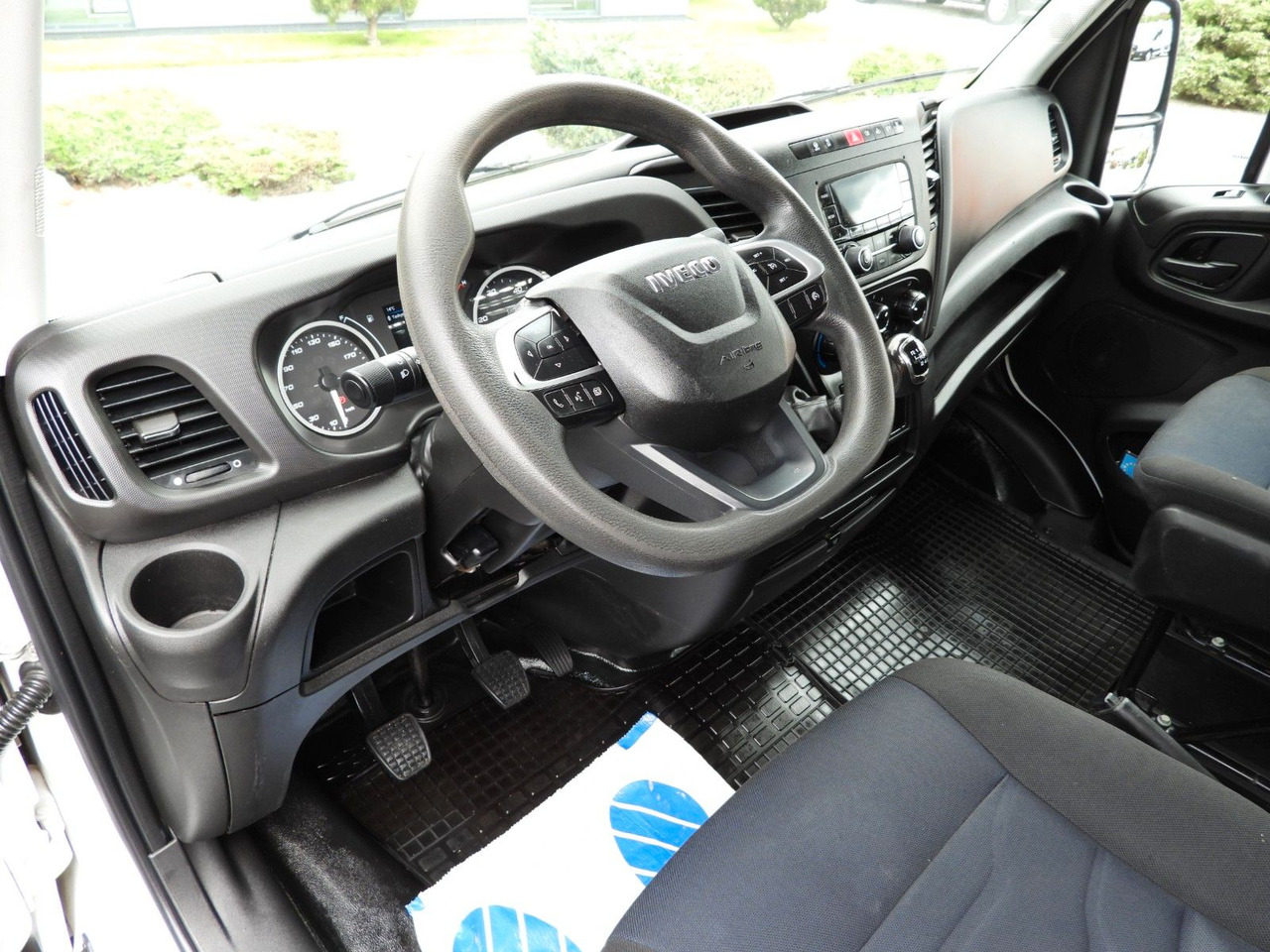 Iveco DAILY 35C14 KIPPER DOPPELKABINE DOKA 6 SITZE A/C - Kipper bestelwagen, Bestelwagen met dubbele cabine: afbeelding 2 Iveco DAILY 35C14 KIPPER DOPPELKABINE DOKA 6 SITZE A/C - Kipper bestelwagen, Bestelwagen met dubbele cabine: afbeelding 2