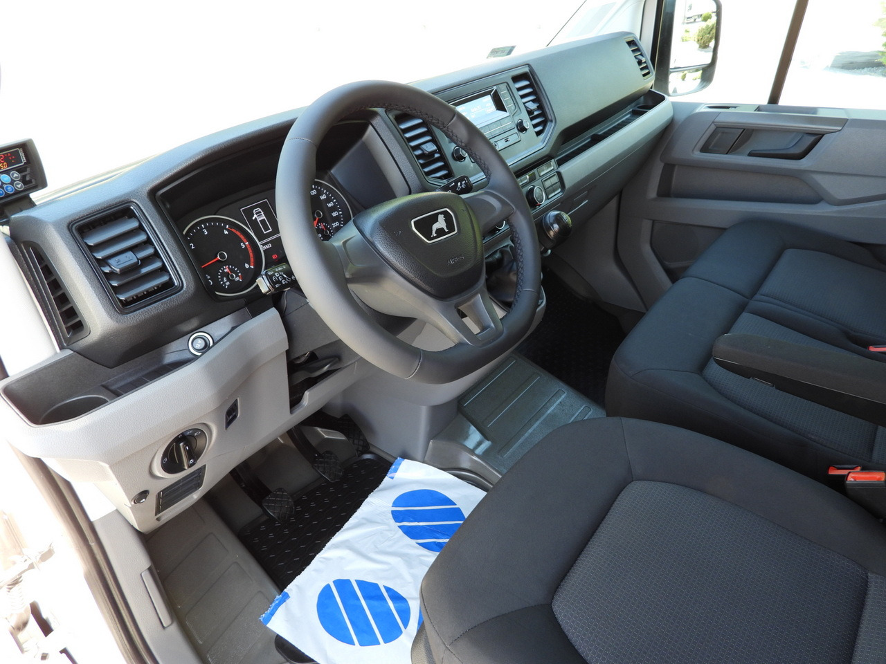 MAN TGE 3.140 REGRIGERATOR BOX -1*C 8 PALLETS HEATING FUNCTION CRUISE CONTROL PNEUMATICS AIR CONDITIONING 140HP - Koelwagen: afbeelding 2 MAN TGE 3.140 REGRIGERATOR BOX -1*C 8 PALLETS HEATING FUNCTION CRUISE CONTROL PNEUMATICS AIR CONDITIONING 140HP - Koelwagen: afbeelding 2