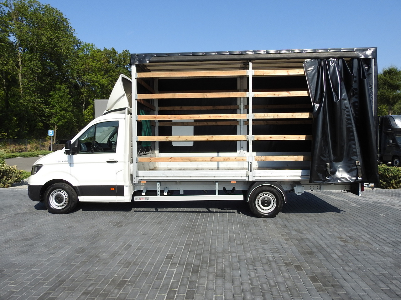 Huifzeil bedrijfswagen MAN TGE TARPAULIN 10 PALLETS AIR CONDITIONING 180HP: afbeelding 8 Huifzeil bedrijfswagen MAN TGE TARPAULIN 10 PALLETS AIR CONDITIONING 180HP: afbeelding 8
