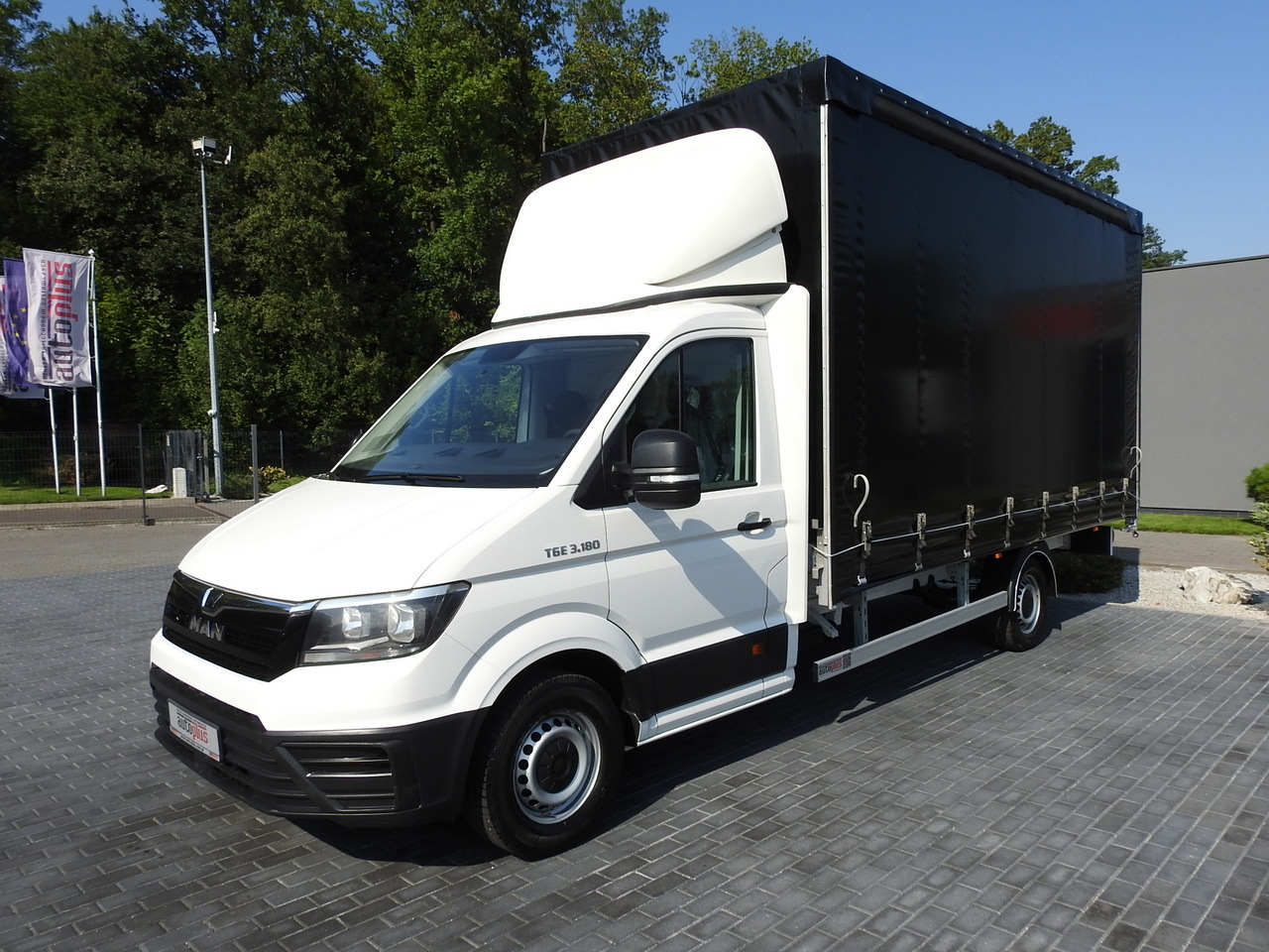 Huifzeil bedrijfswagen MAN TGE TARPAULIN 10 PALLETS AIR CONDITIONING 180HP: afbeelding 6 Huifzeil bedrijfswagen MAN TGE TARPAULIN 10 PALLETS AIR CONDITIONING 180HP: afbeelding 6